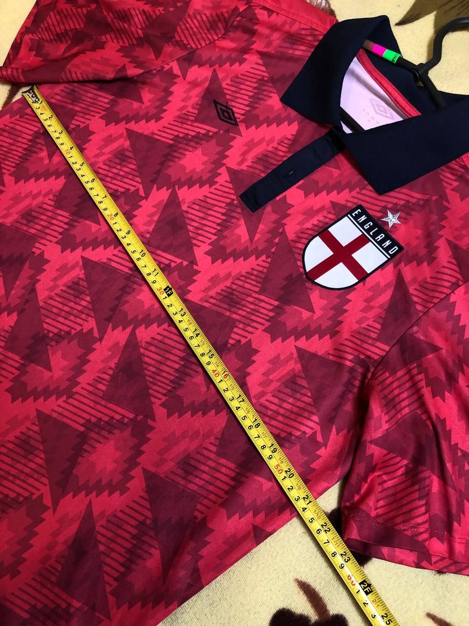 Umbro Umbro ENGLAND RETRO FOOTBALL SHIRT SOCCER JERSEY Size US L / EU 52-54 / 3 - 7 Thumbnail