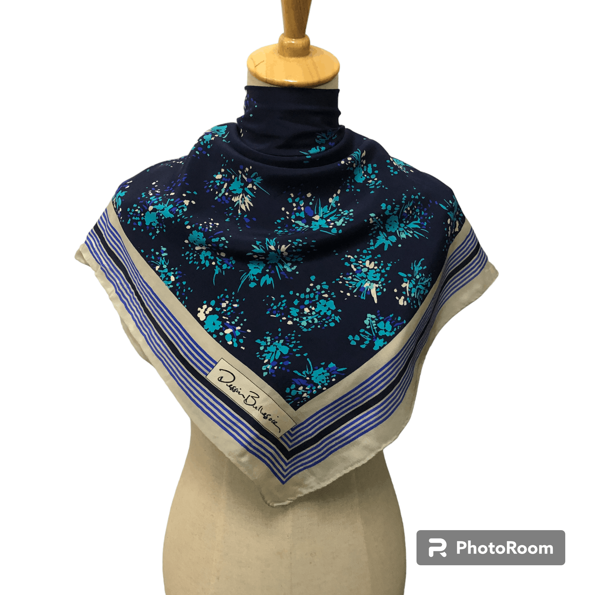 Vintage Dessin Bellesoie Floral Hand Rolled Silk Scarf M1040 Size ONE SIZE - 1 Thumbnail