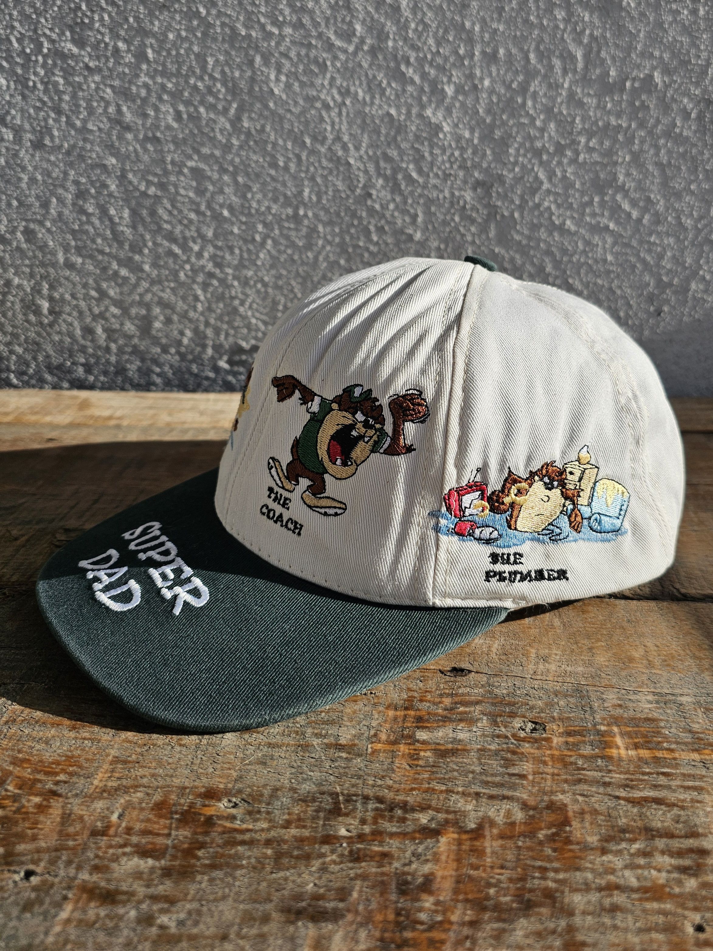 Warner Bros Tazmania Super Dad Warner Bros Hat Size ONE SIZE - 2 Thumbnail
