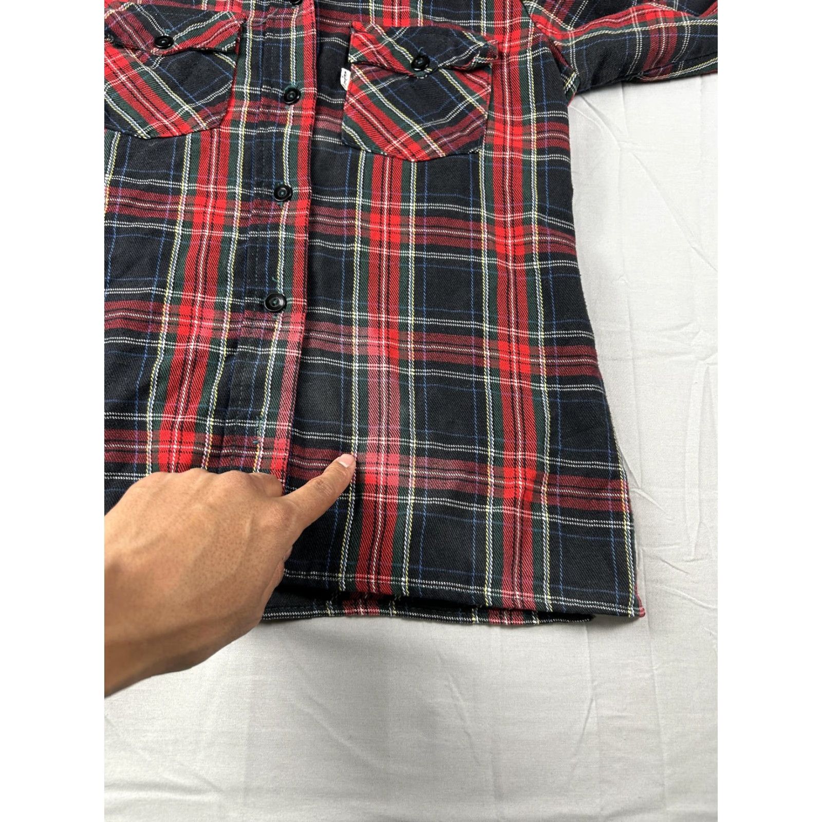 Levi's VINTAGE Levi's Flannel Shirt Mens XS Red Plaid Button-Up Long Sleeve Size XS Regular Size US XS / EU 42 / 0 - 6 Thumbnail