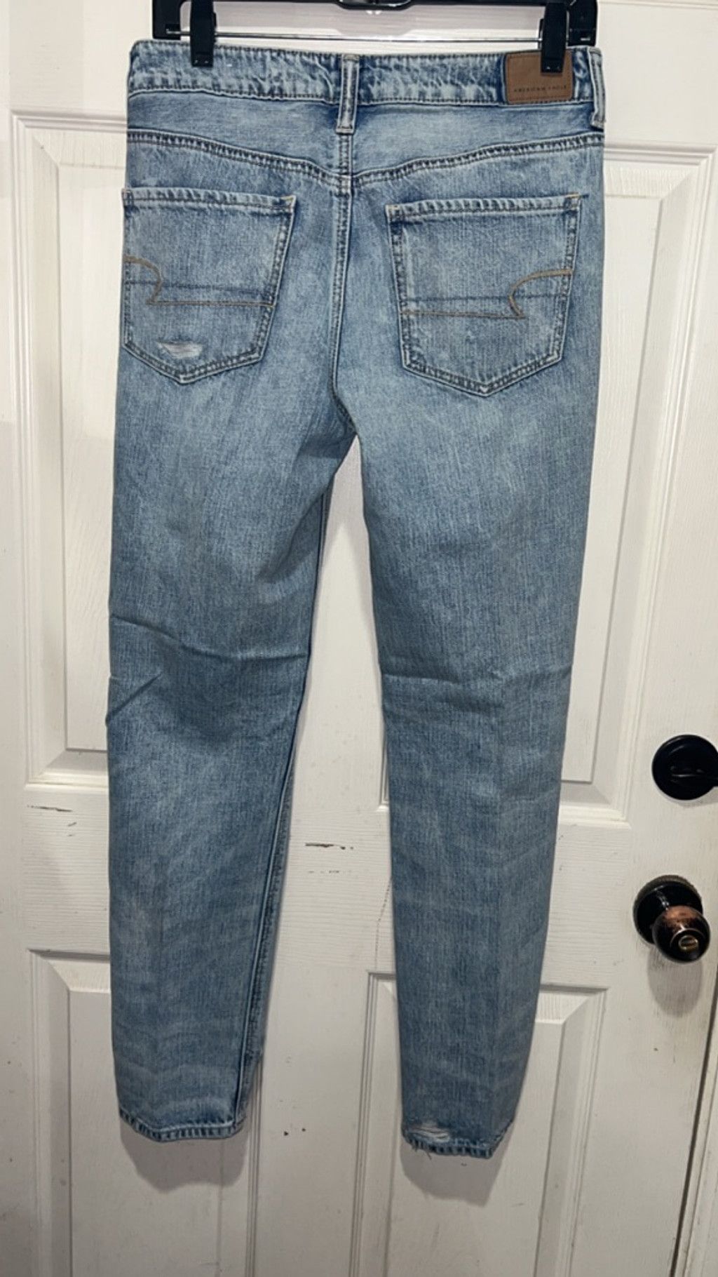 American Eagle Outfitters American Eagle High Rise Distressed Jeans Size 6 Light Blue Size 28" / US 6 / IT 42 - 3 Thumbnail