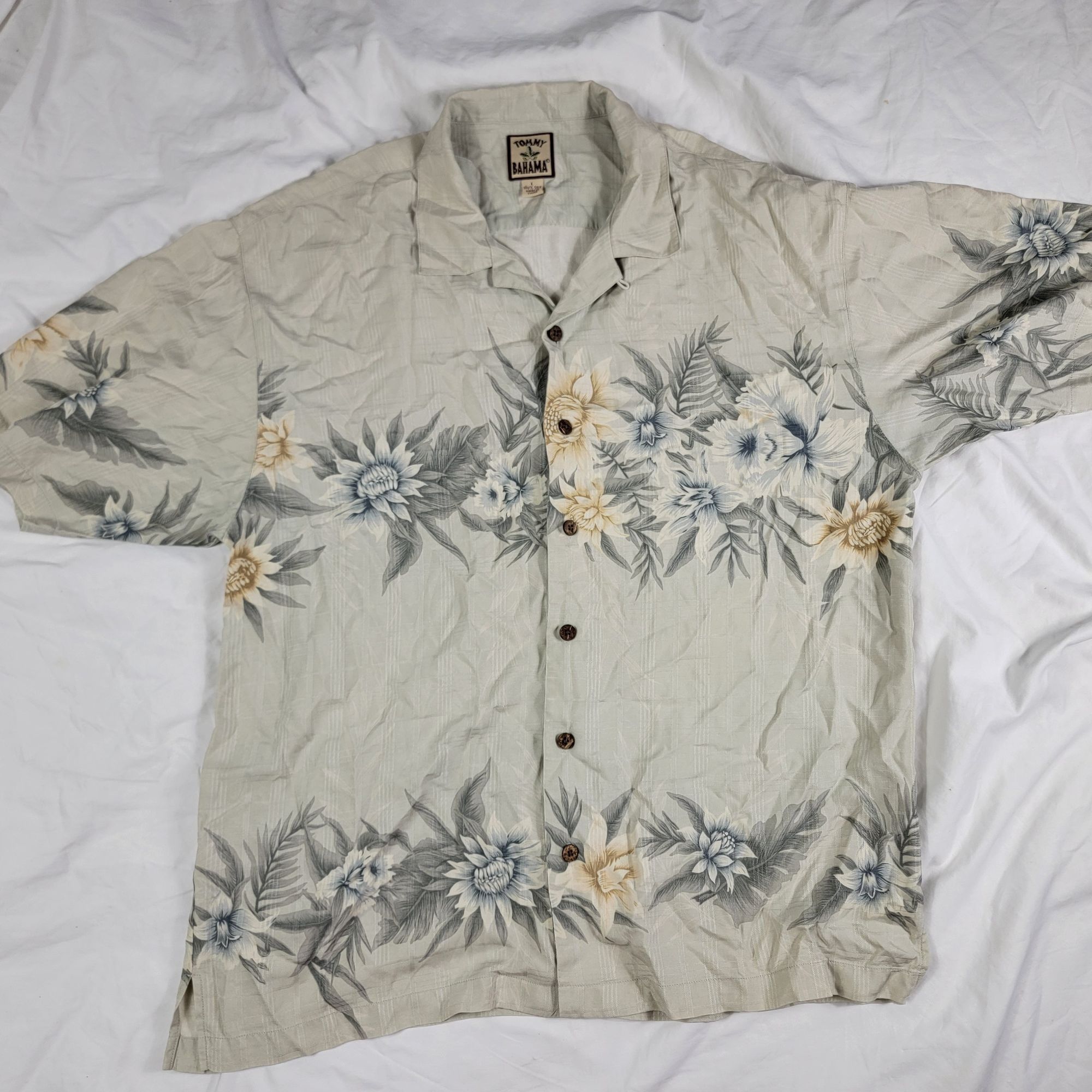 Tommy Bahama Tommy Bahama Mens Large Beige Short Sleeve Floral Hawaiian S Size US L / EU 52-54 / 3 - 1 Thumbnail
