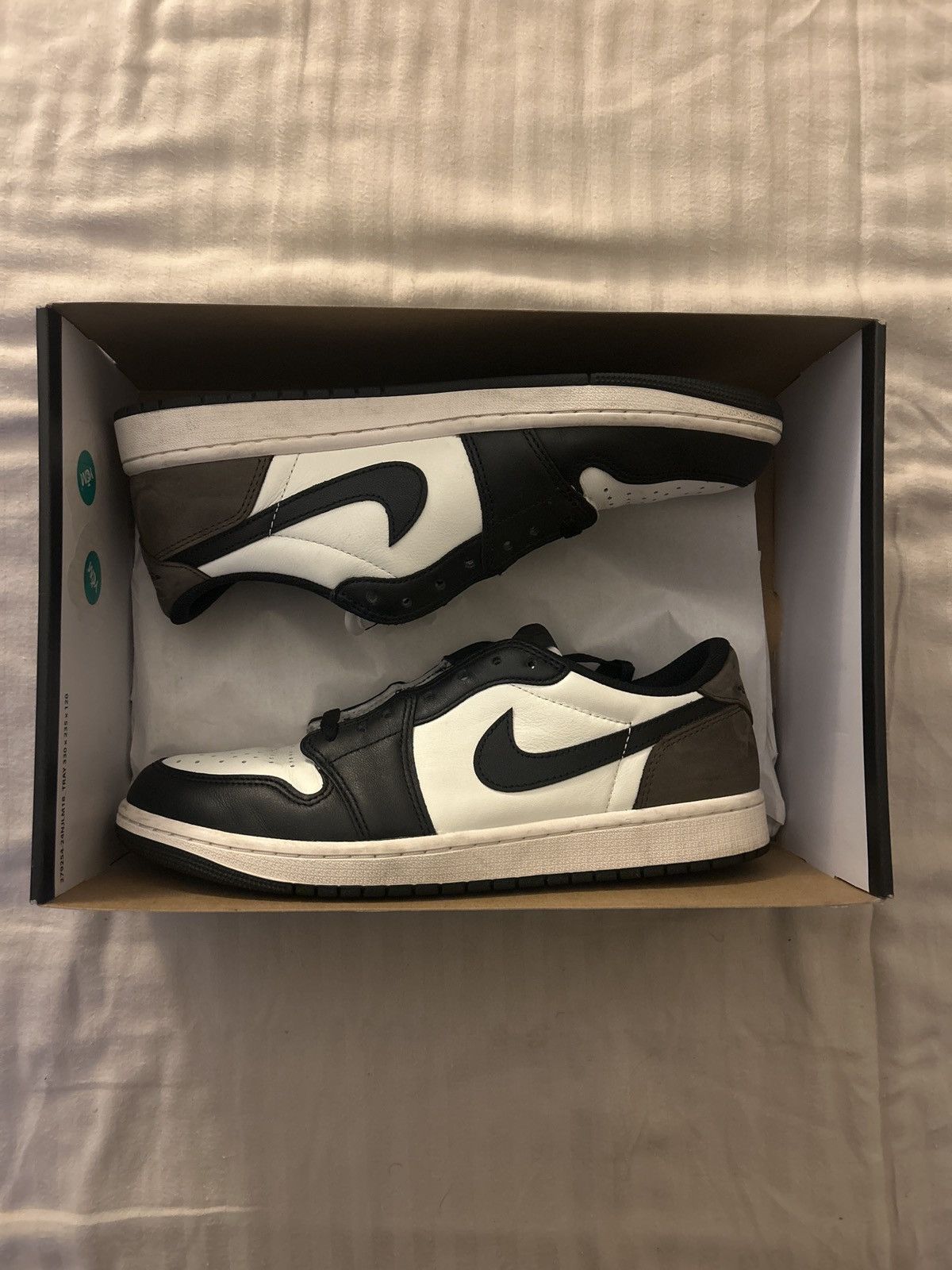 Jordan Brand Air Jordan 1 Low “Mocha” Size US 10.5 / EU 43-44 - 1 Thumbnail