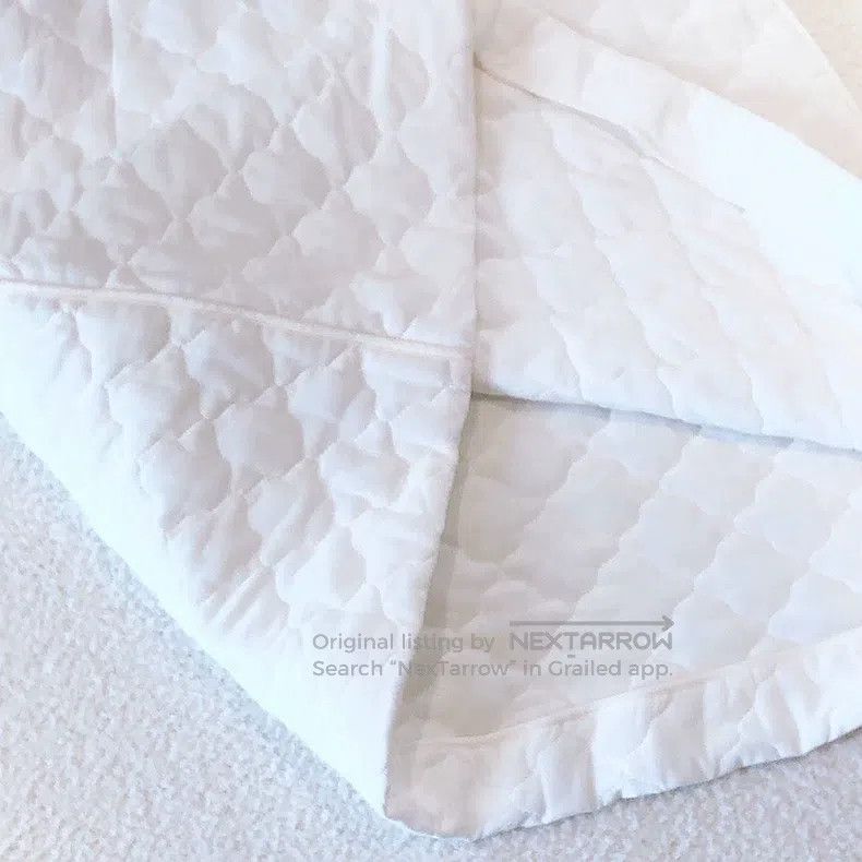 Fendi Fendi White quilted grid silk skirt Size 42" / US 20 - 6 Thumbnail