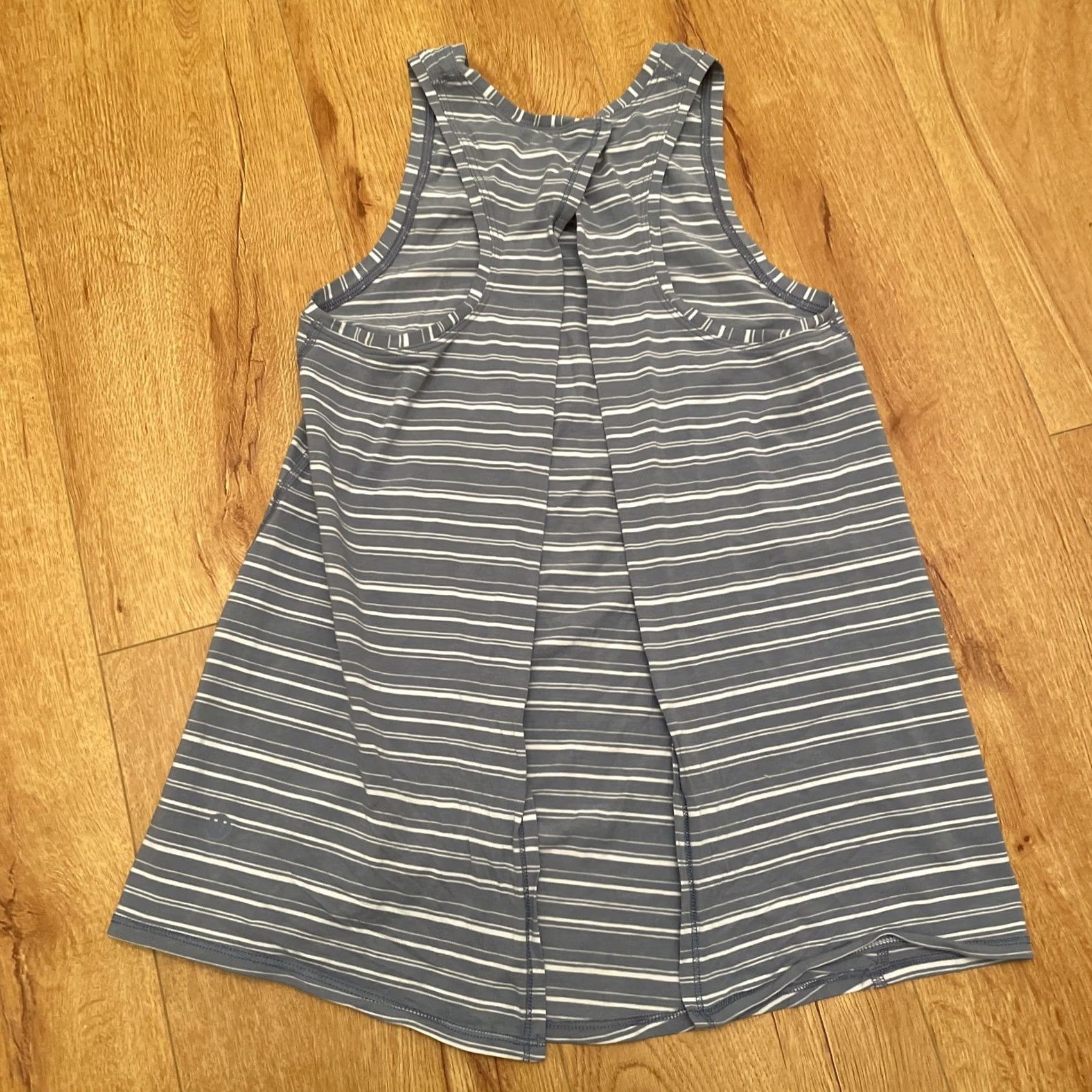 Lululemon VINTAGE Lululemon? (No, not vintage) Lululemon Women's Open Back RacerbackTank Blue with Stripes S/xs Tank Women Blue Racerback Open Back Striped Size ONE SIZE - 5 Thumbnail