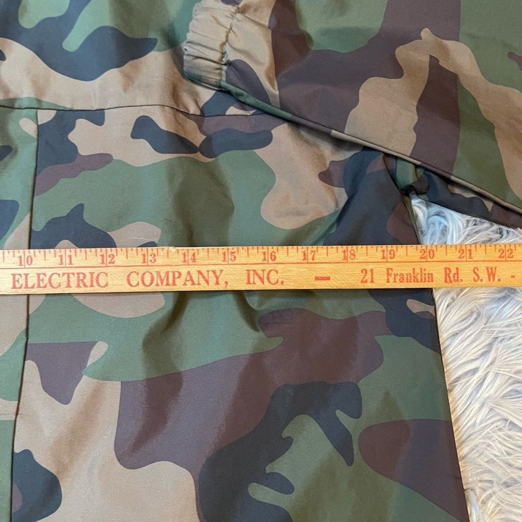 Vans Vans camo rain jacket size M Size US M / EU 48-50 / 2 - 4 Thumbnail