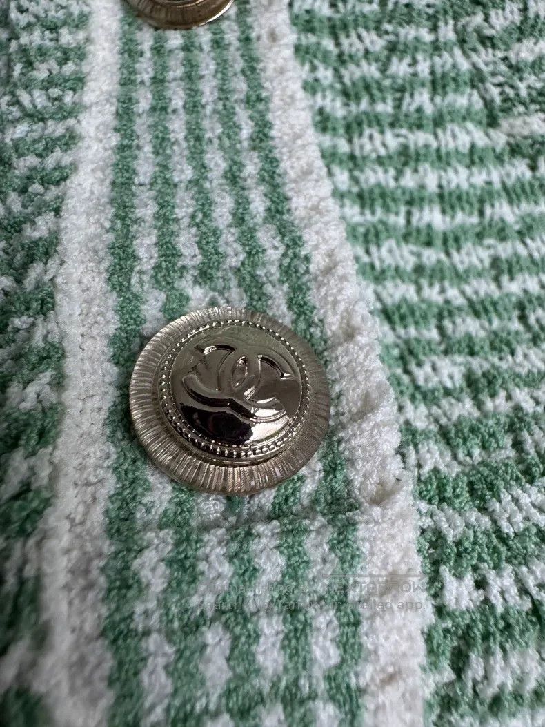 Chanel Chanel 21C light green knitted cardigan coat Size XXS / US 00 / IT 34 - 5 Thumbnail