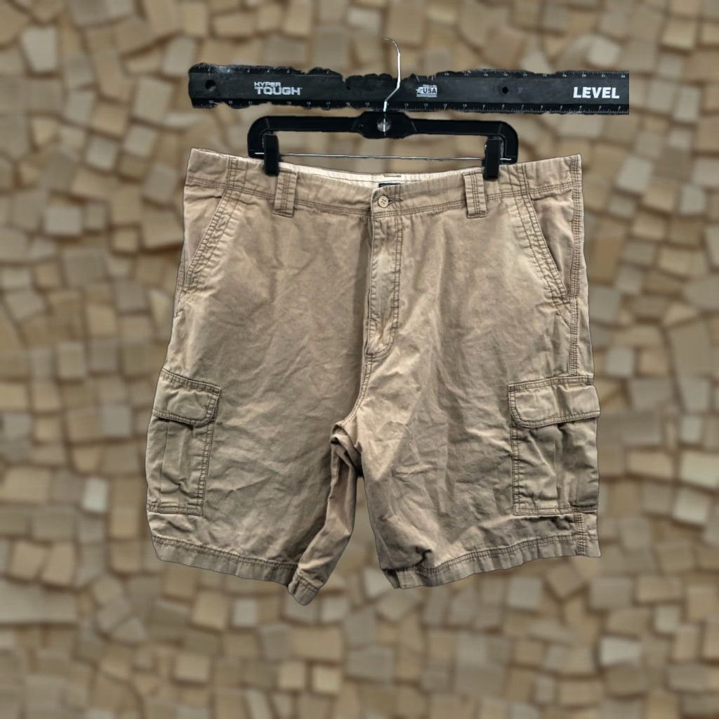Dockers Dockers Cargo Shorts Mens Size 40 Mid Rise Beige Size US 40 / EU 56 - 1 Thumbnail