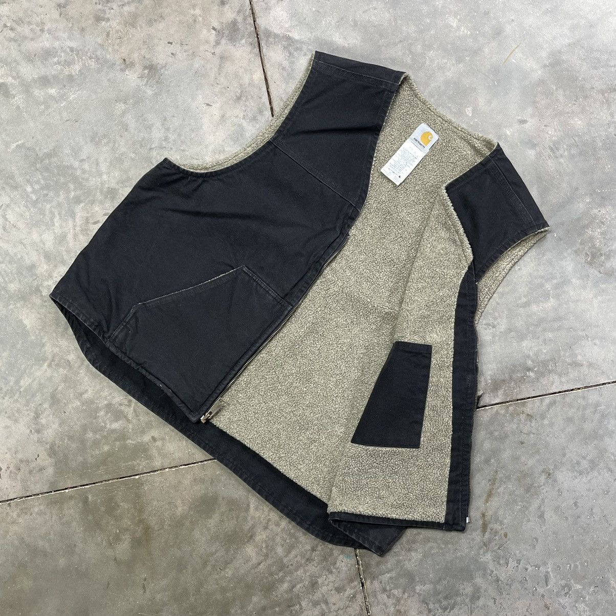 Carhartt Vintage Carhartt Canvas Sherpa Lined Vest Zip Up Faded 00s Size US XXL / EU 58 / 5 - 3 Thumbnail