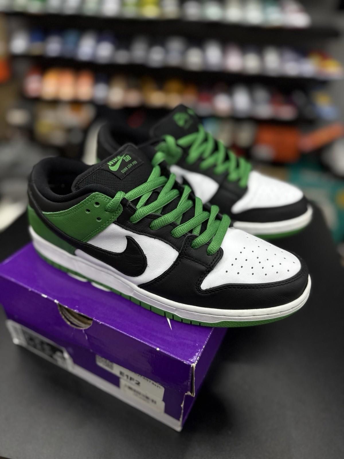 Nike Nike SB Dunk Low Green Black Toe BQ6817-302 Men Size 10 Size US 10 / EU 43 - 2 Thumbnail