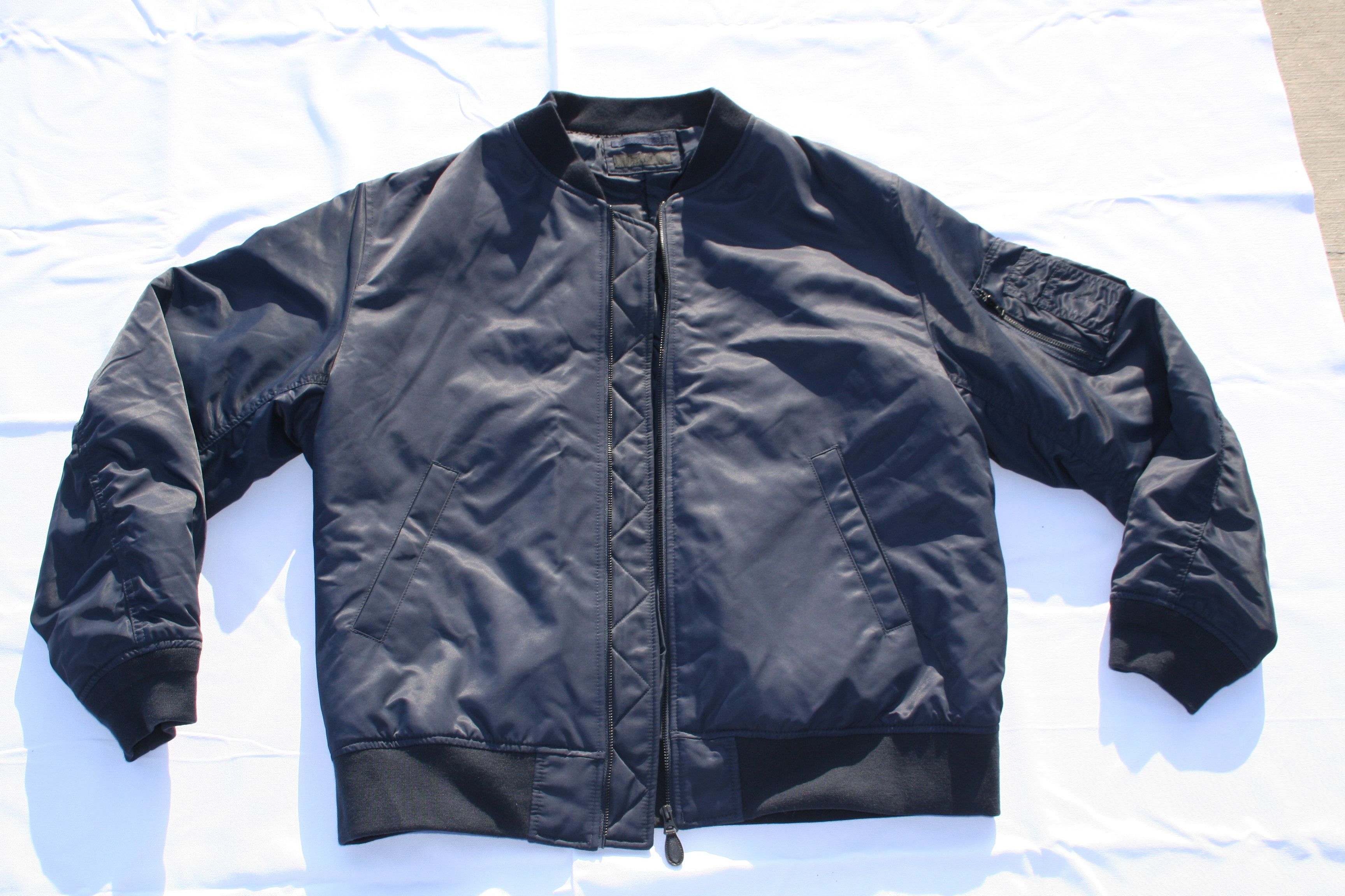 Uniqlo Uniqlo Bomber Jacket sz XL Size US XL / EU 56 / 4 - 1 Thumbnail
