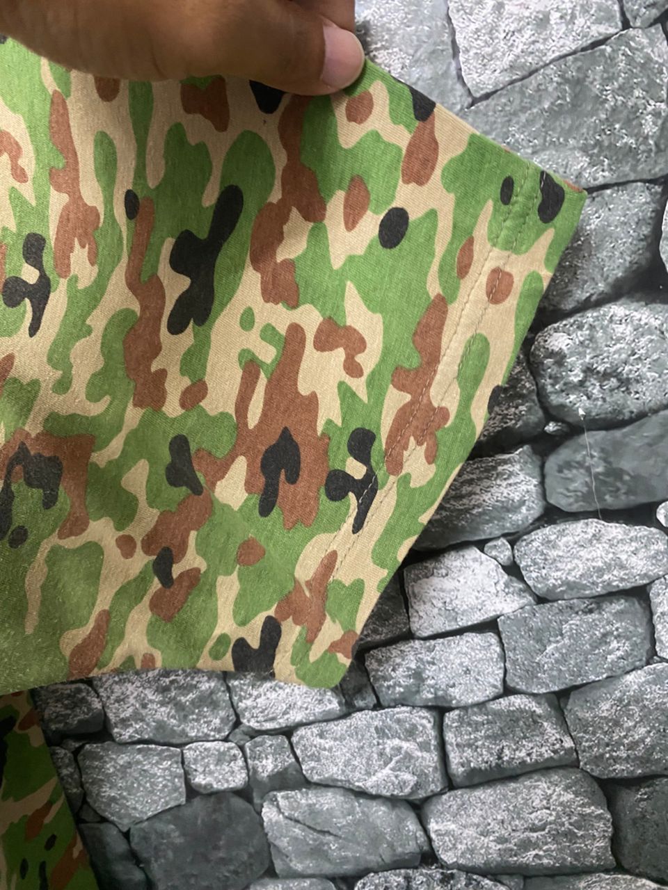 Vintage Vintage Millitary Army Cammo Tshirt Size US M / EU 48-50 / 2 - 3 Thumbnail