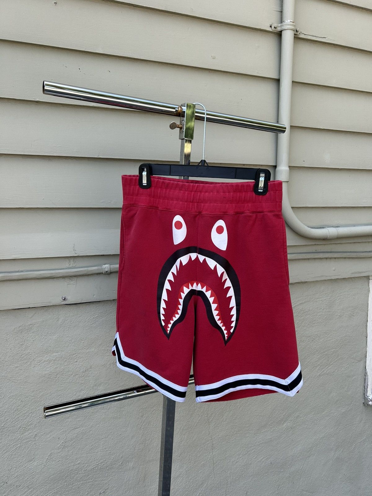 Bape Bape red basketball shorts Size US 32 / EU 48 - 1 Thumbnail
