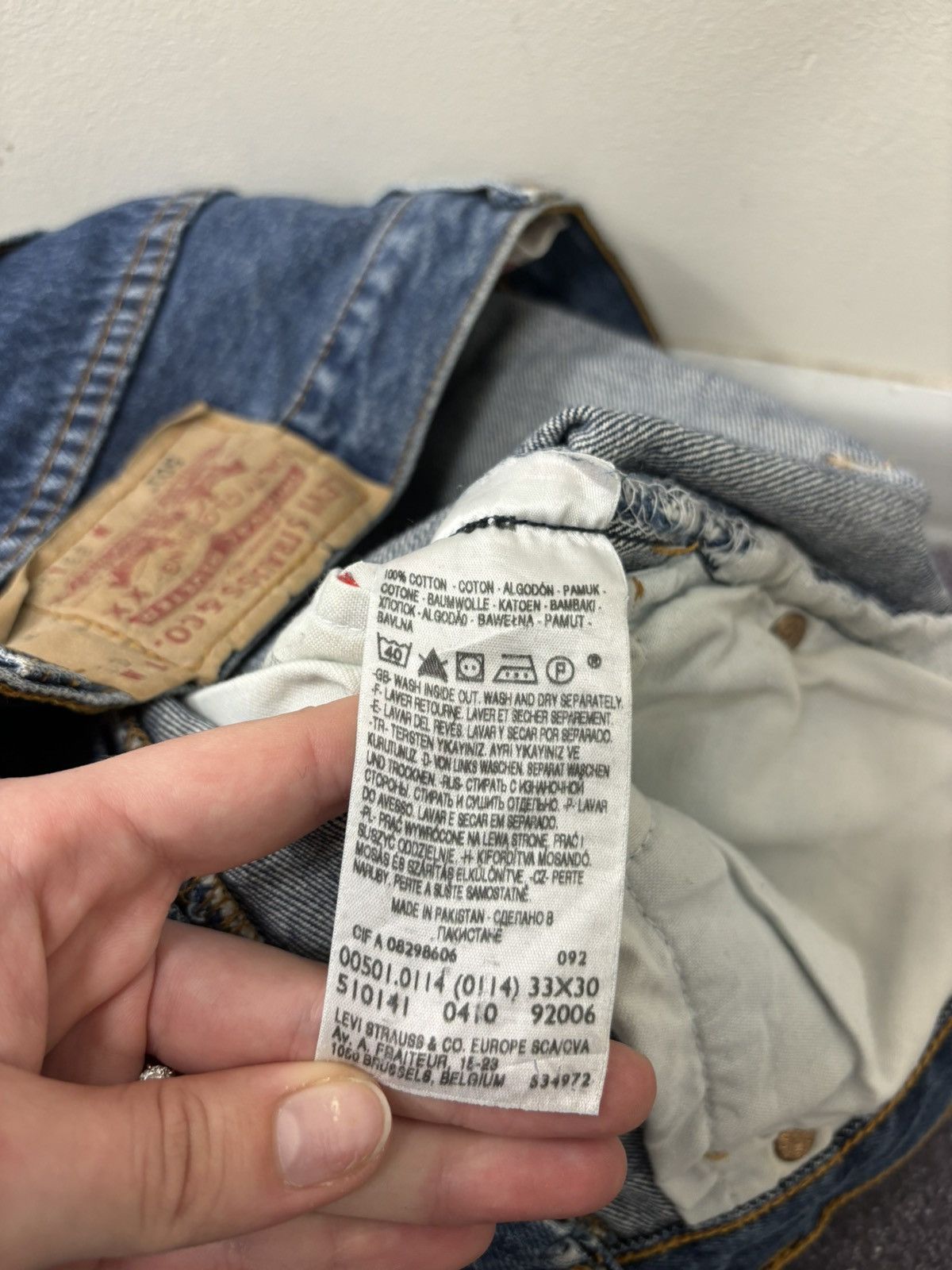 Levi's Vintage Levi’s 501 Men’s Straight Fit Blue USA Denim Jeans Size US 33 - 14 Thumbnail
