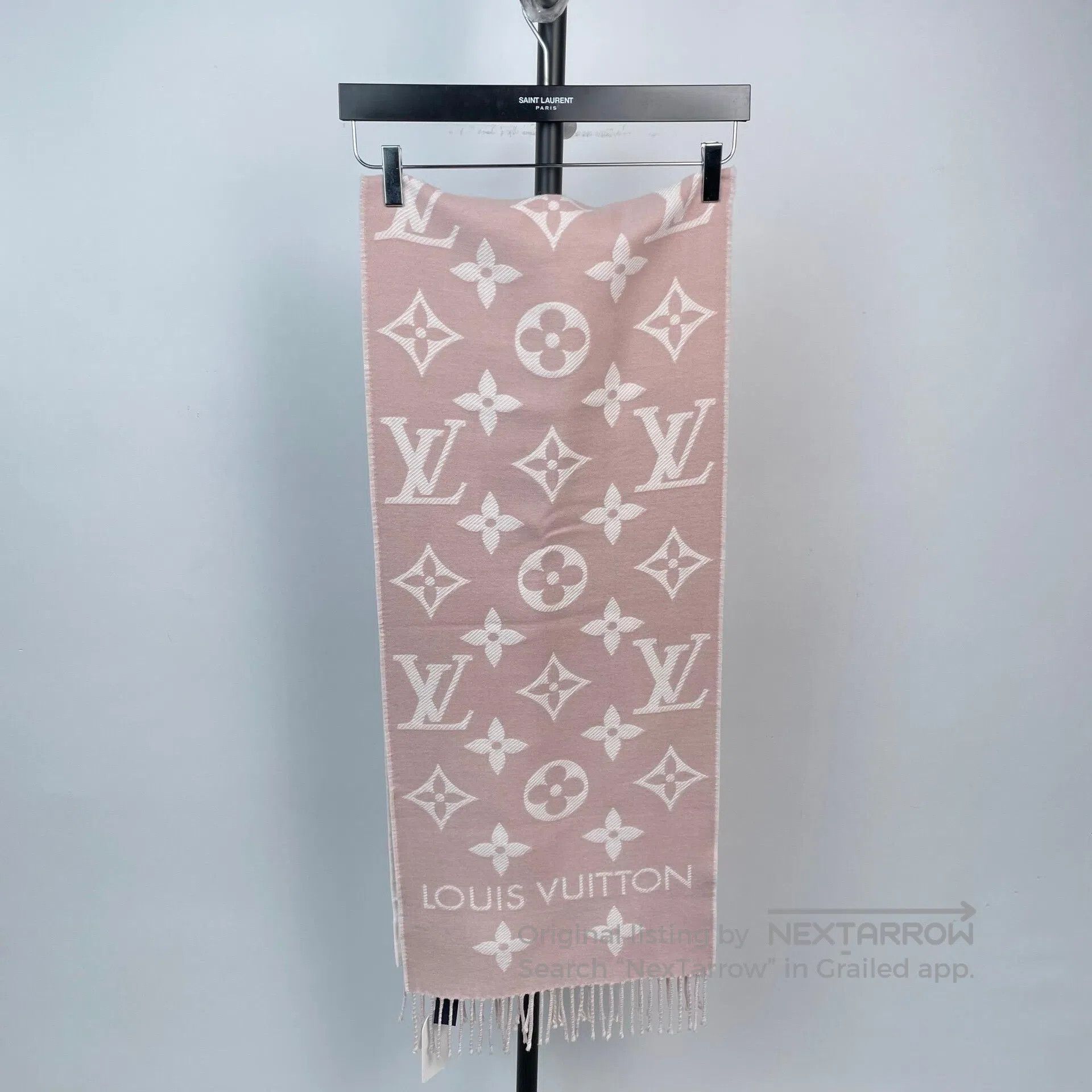 Louis Vuitton Louis Vuitton Pink and white classic old pattern double-si Size ONE SIZE - 1 Thumbnail