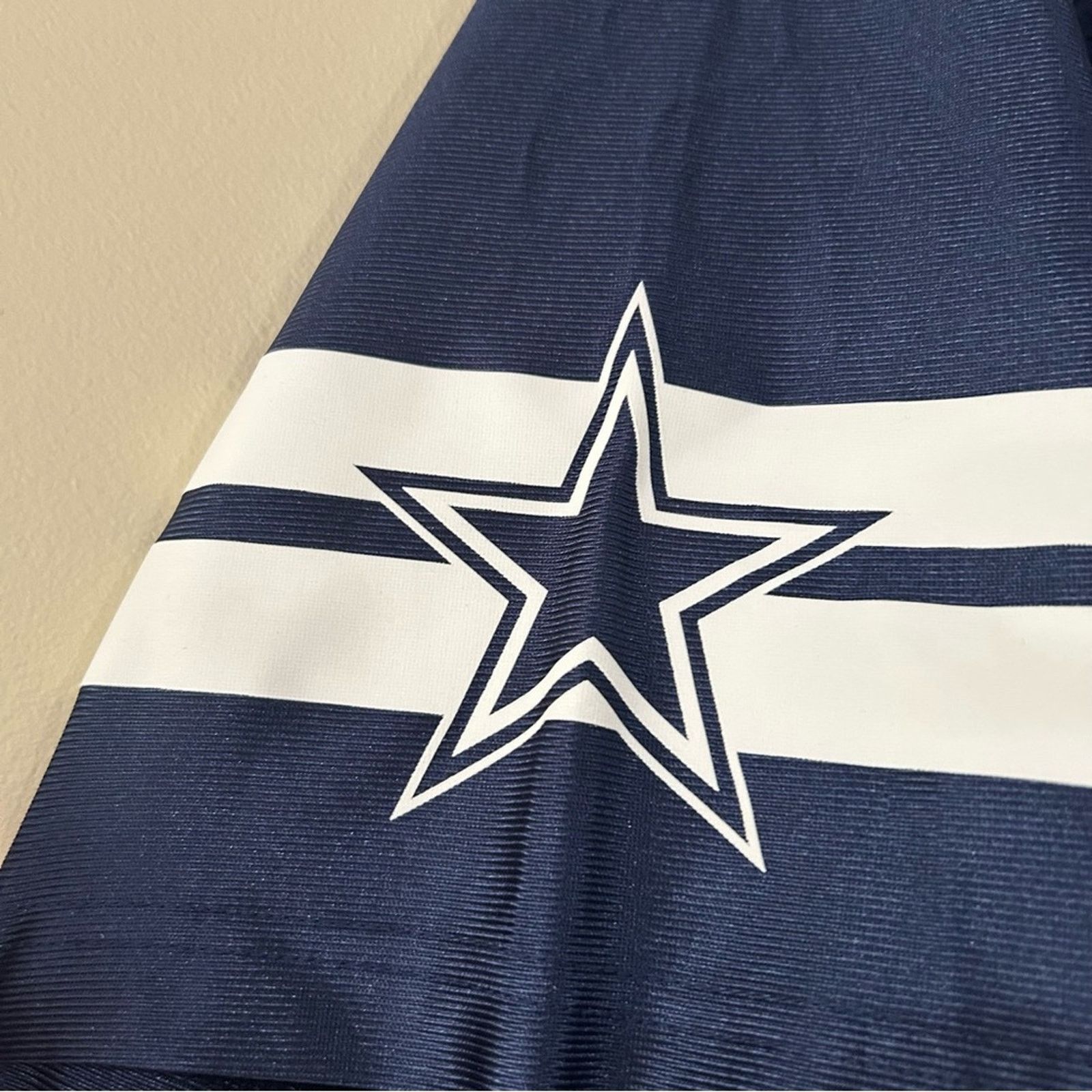 NFL Dallas Cowboys Leighton Vander Esch Jersey Size US M / EU 48-50 / 2 - 5 Thumbnail