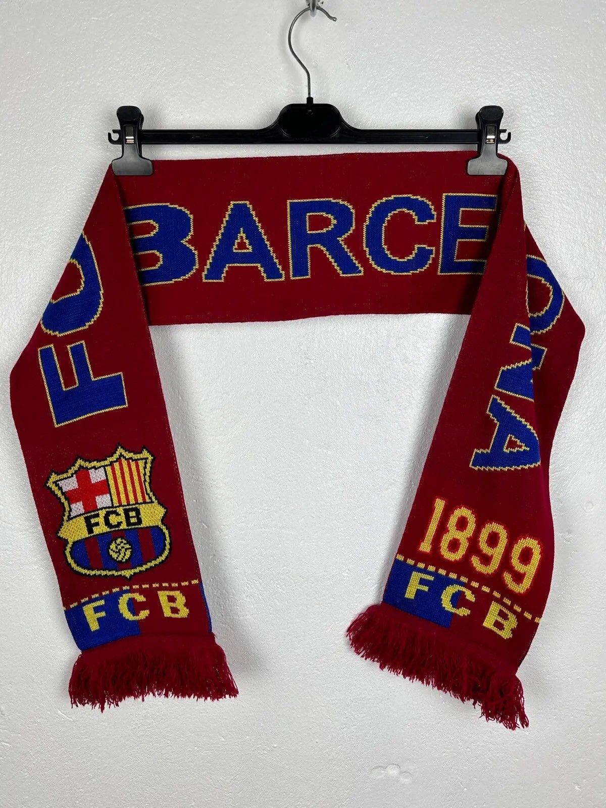 Vintage Vintage Antimadridista FC Barcelona Football scarf