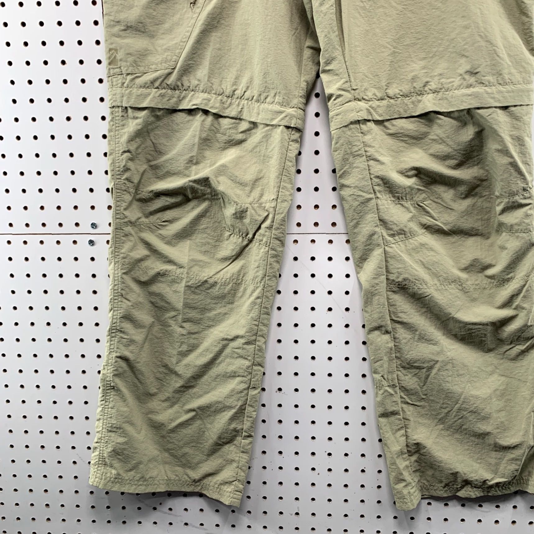 Vintage VINTAGE Alpine Design Cargo Pants Men 38x32 Convertible Straight Leg Nylon Green Casual Skate Y2K Size US 38 / EU 54 - 5 Thumbnail