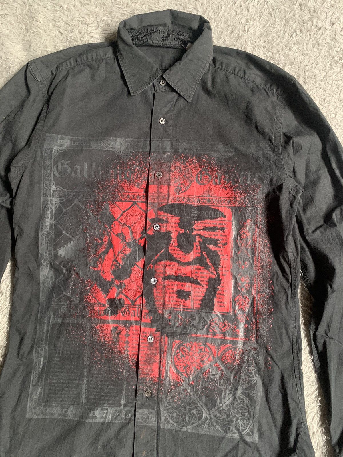 John Galliano Vintage John Galliano Gazette Printed Face Button Shirt Size US M / EU 48-50 / 2 - 2 Thumbnail