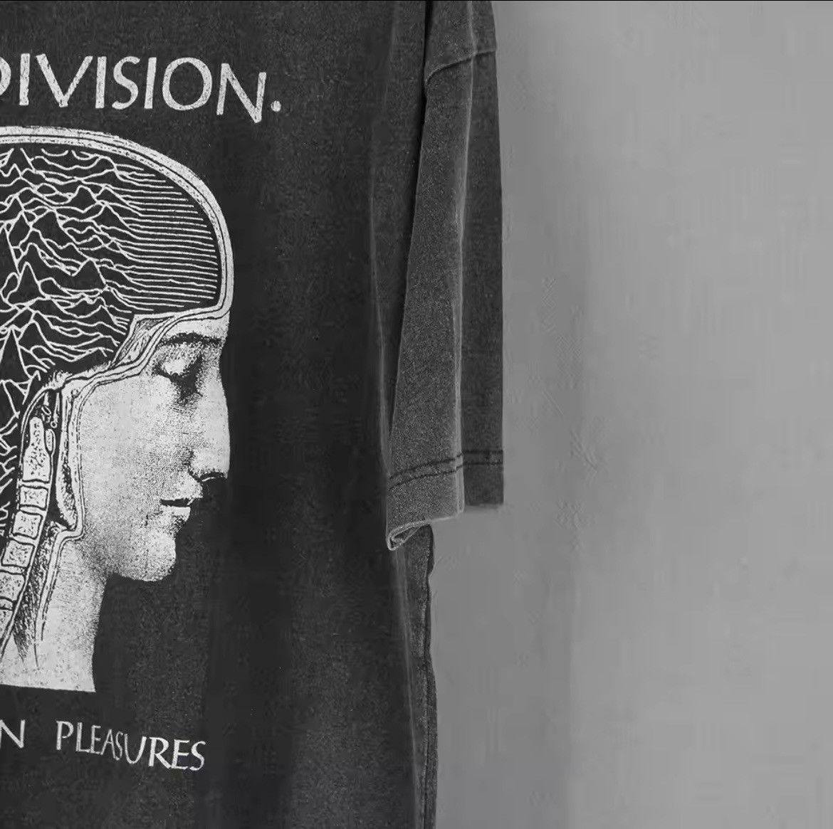 Japanese Brand × Vintage "JOY DIVISION" Unknown Pleasures Graphic Printed Cott Tshirt Size US XL / EU 56 / 4 - 2 Thumbnail