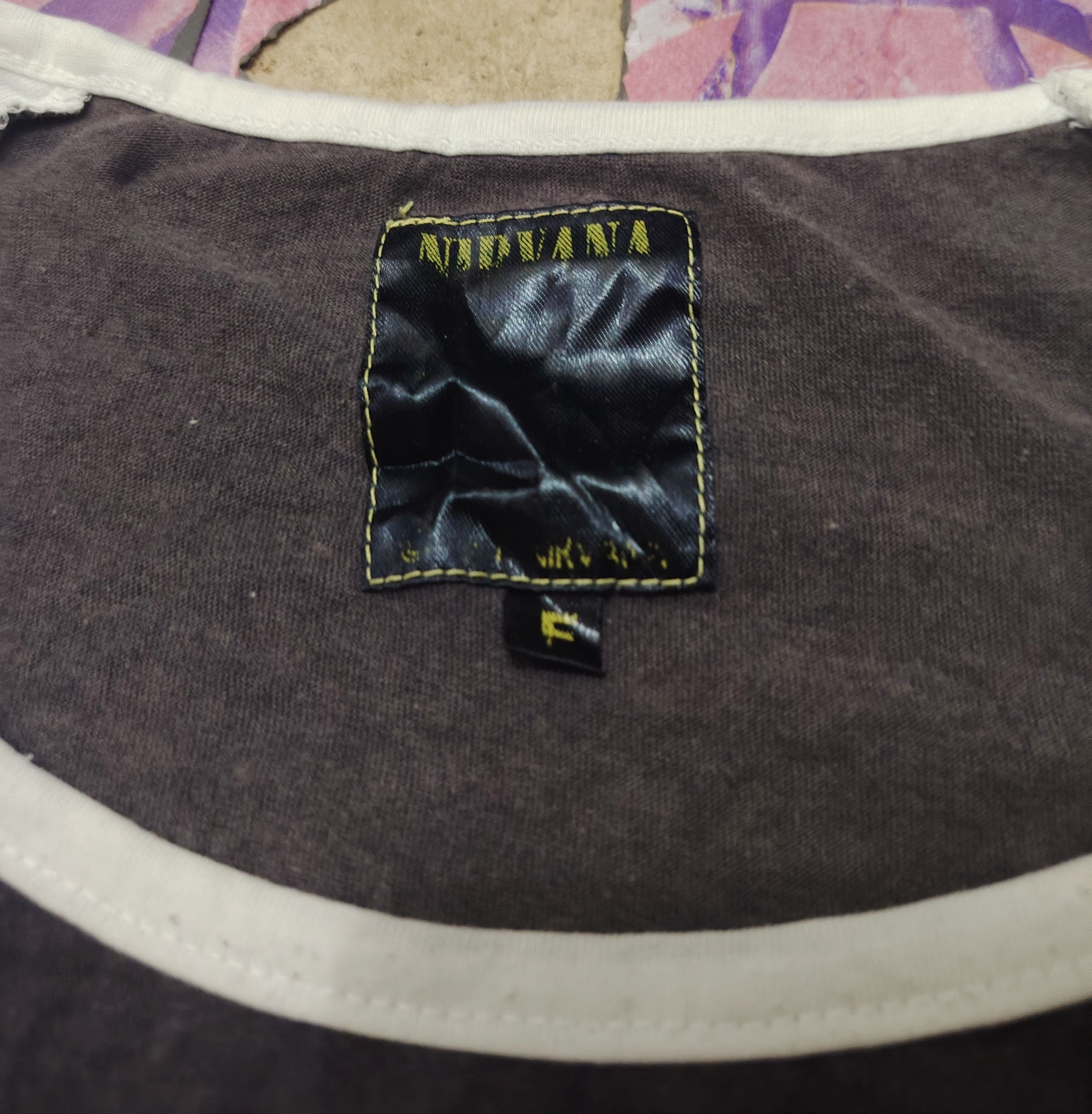 Band Tees Nirvana 2011 3q t shirt Size US M / EU 48-50 / 2 - 4 Thumbnail