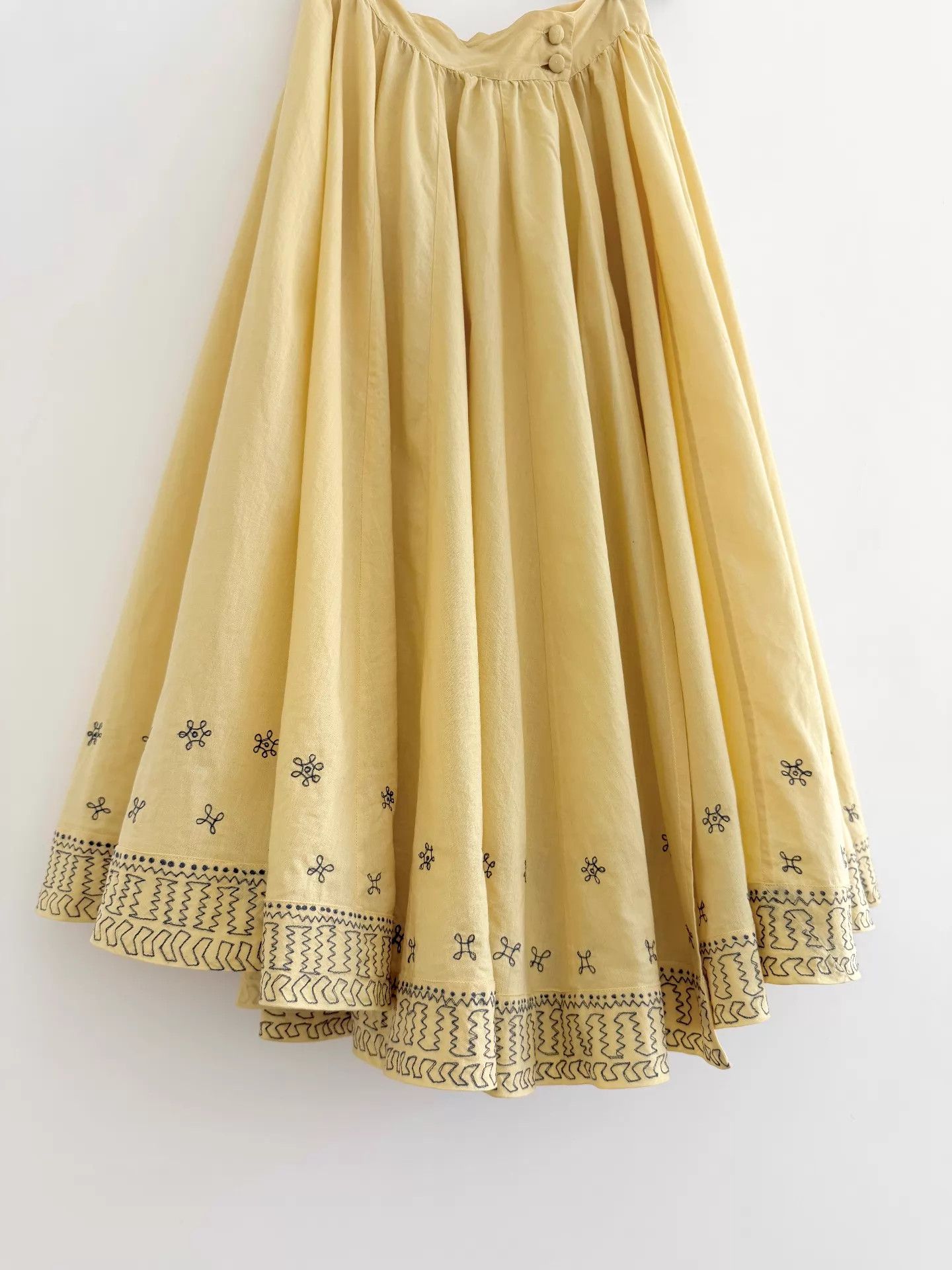 Issey Miyake ISSEY MIYAKE Haat Embroidered Cotton Skirt Size 26" / US 2 / IT 38 - 3 Thumbnail