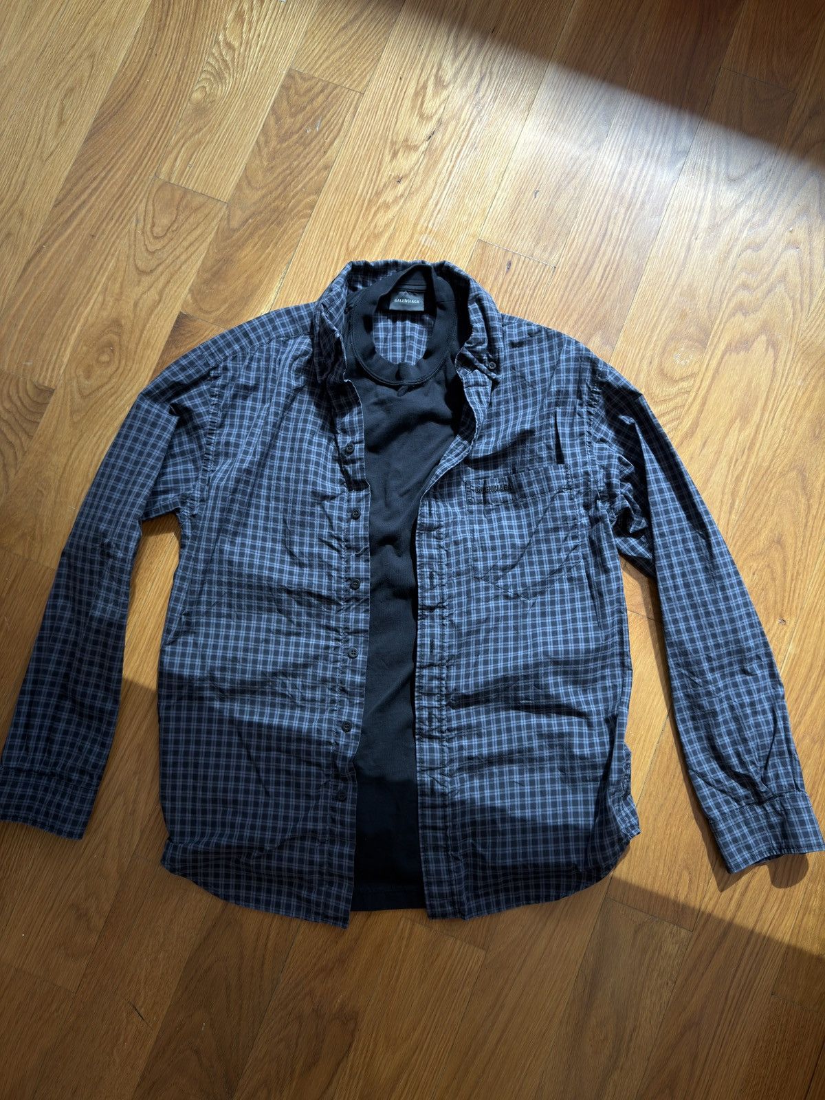 Balenciaga Balenciaga Trompe Loiel DENMA Button Up Size US XXS / EU 40 - 1 Thumbnail