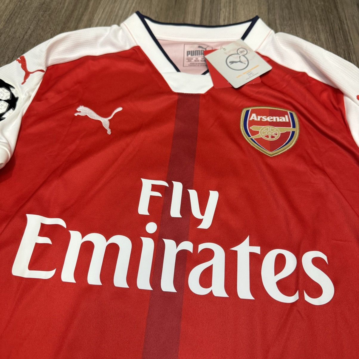 Puma Arsenal 16/17 home shirt #11 ozil (bnwt) Size US M / EU 48-50 / 2 - 3 Thumbnail