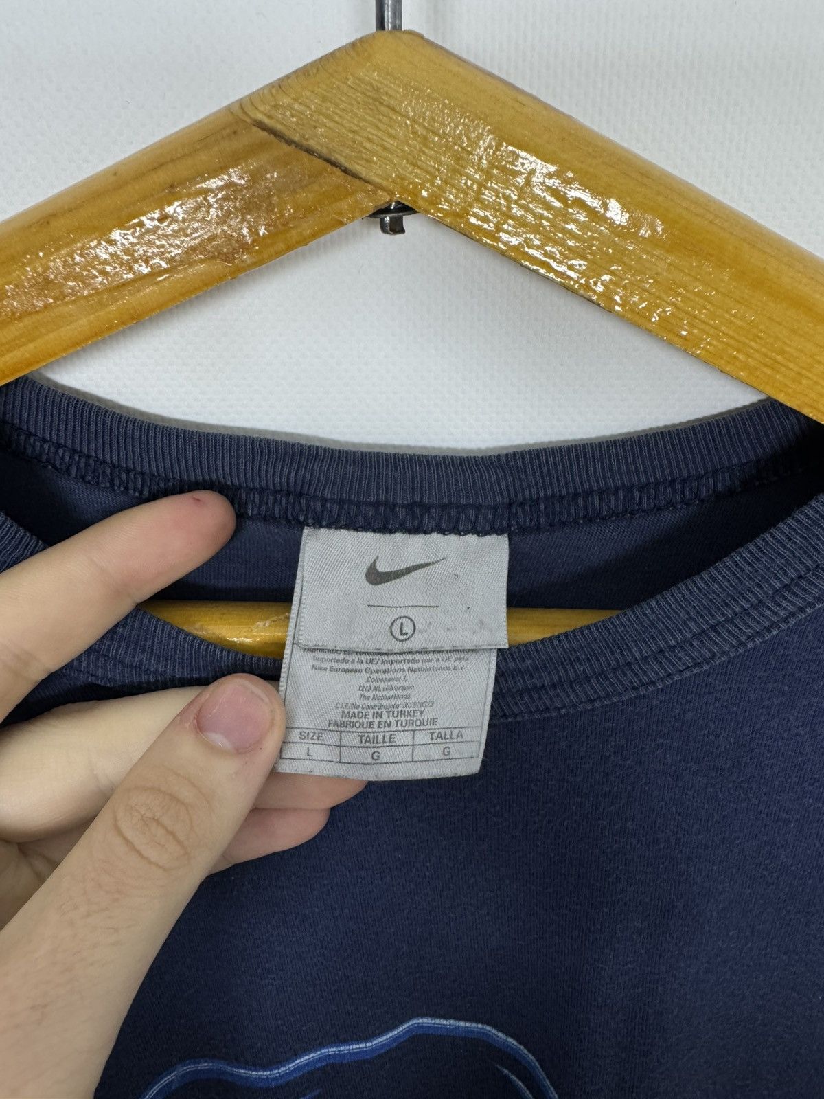 Nike Vintage Nike y2k swoosh navy tee big logo 00’s Size US L / EU 52-54 / 3 - 8 Thumbnail