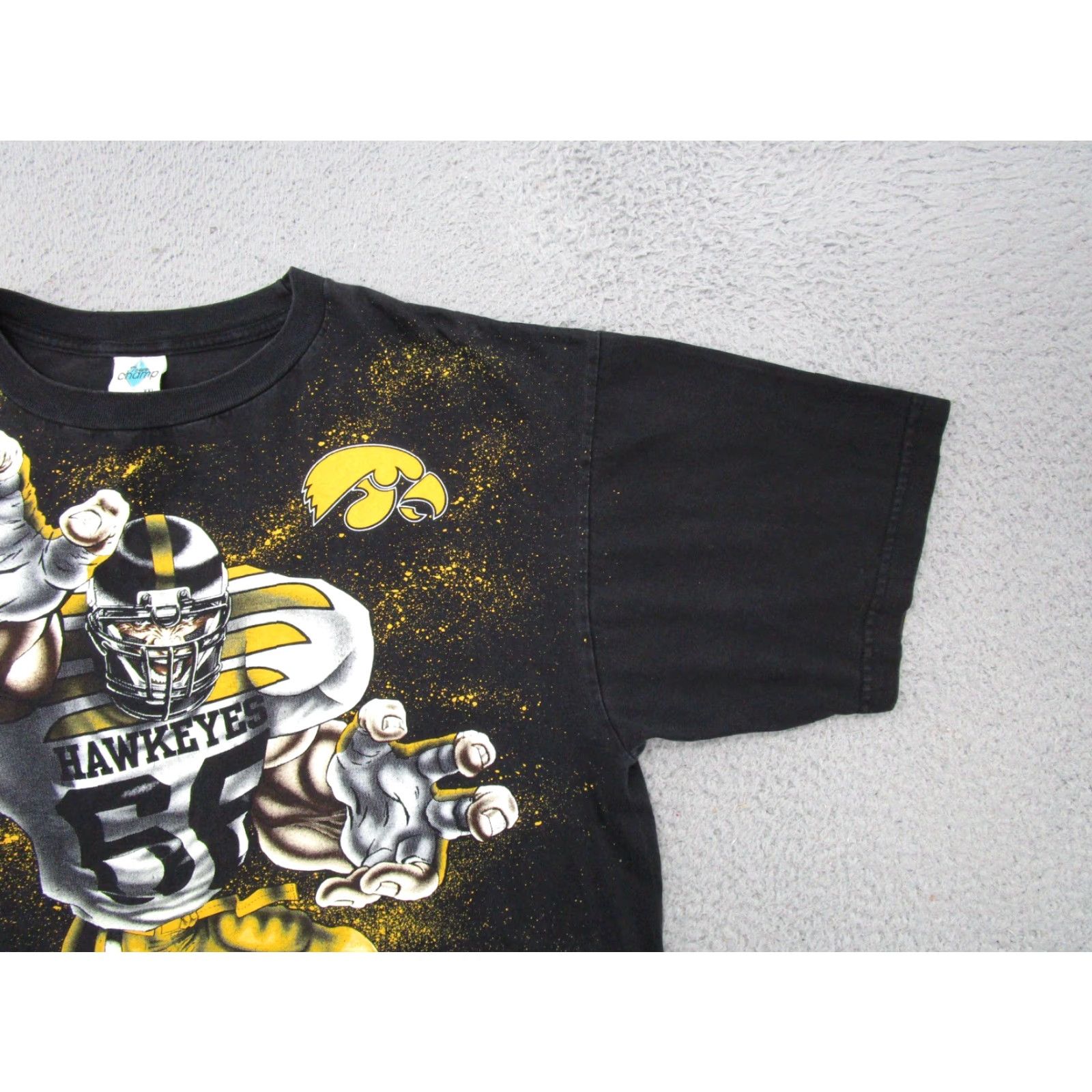 Gloverall VINTAGE Tour Champ Hawkeyes AOP All Over Print Shirt 2XL Mens Black Short Sleeve Crew Neck 90s Iowa University Size US XXL / EU 58 / 5 - 3 Thumbnail
