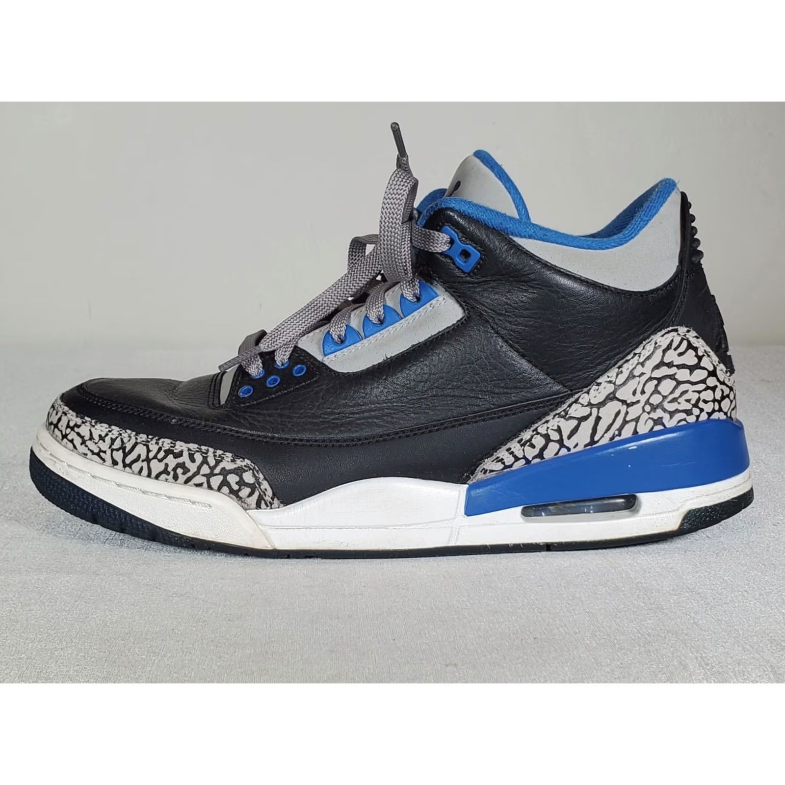 Jordan Brand Nike Air Jordan 3 Retro Black Sport Blue Wolf Gray 136064-007 Men’s US 9.5 Sneakers Size US 10 / EU 43 - 5 Thumbnail