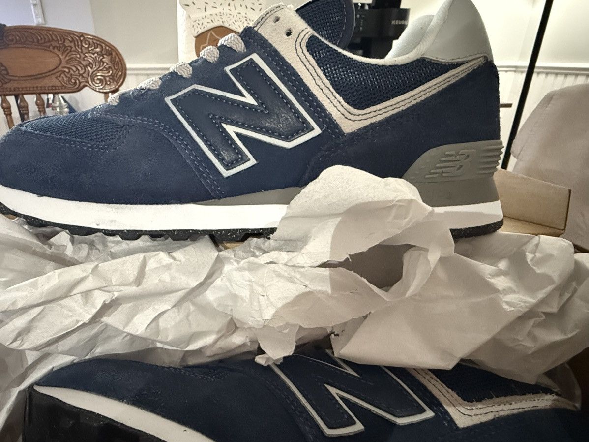 New Balance Men’s Newbalance 574 running shoe size 8 NEW Size US 8 / EU 41 - 7 Thumbnail