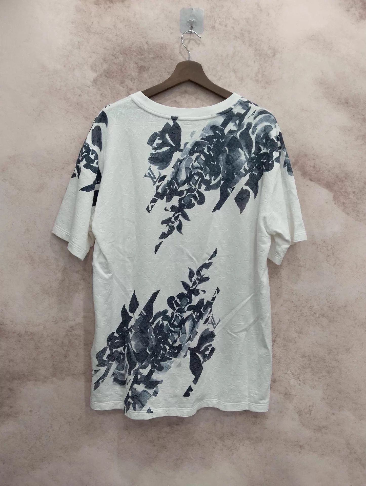 Louis Vuitton LV white floral crewneck short sleeve tee XL Size US XL / EU 56 / 4 - 2 Thumbnail