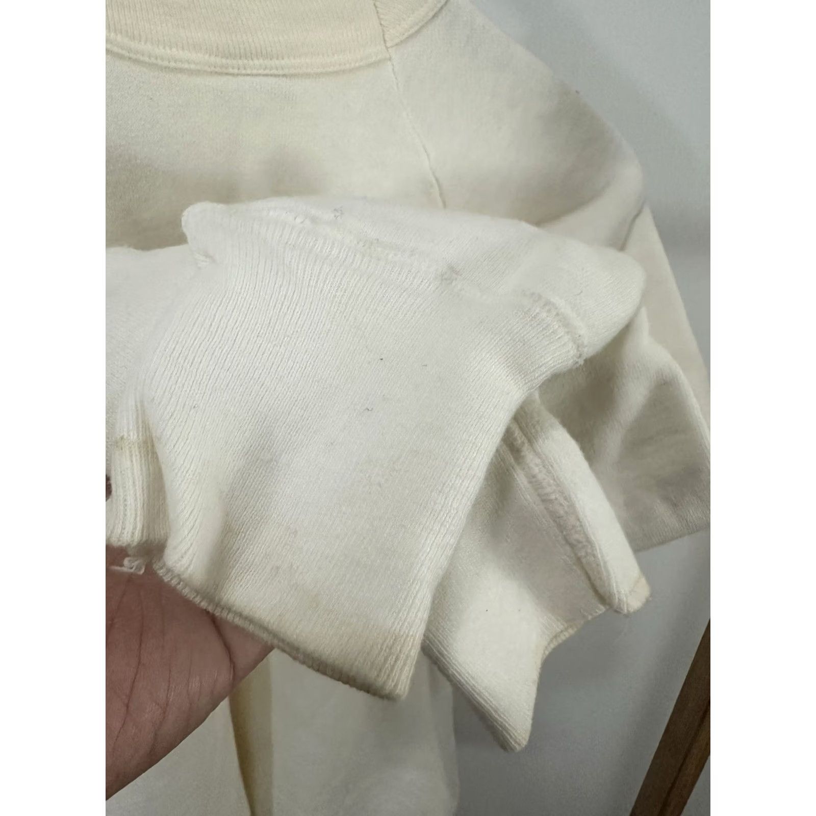 Hanes VTG Hanes Wind Shield Raglan Sweatshirt Crewneck Thick Cream L Mens 50s 42-44 Size L Size US L / EU 52-54 / 3 - 4 Thumbnail