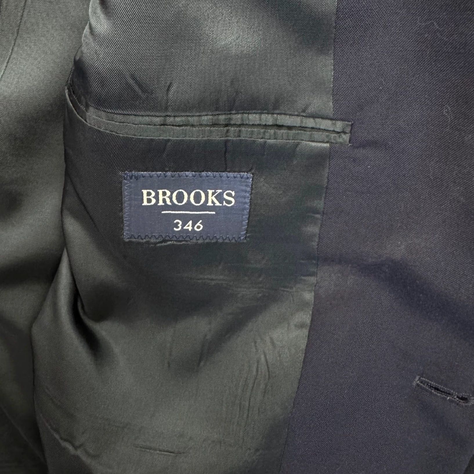 Brooks Brothers VTG Brooks Brothers 346 Men's 100% Wool 2-Button Blazer Blue 42S Blue Navy Mens Blazer Vintage 2-Button Single-Breasted Notch Lapel Wool Jacket Coat Size 42R - 4 Thumbnail