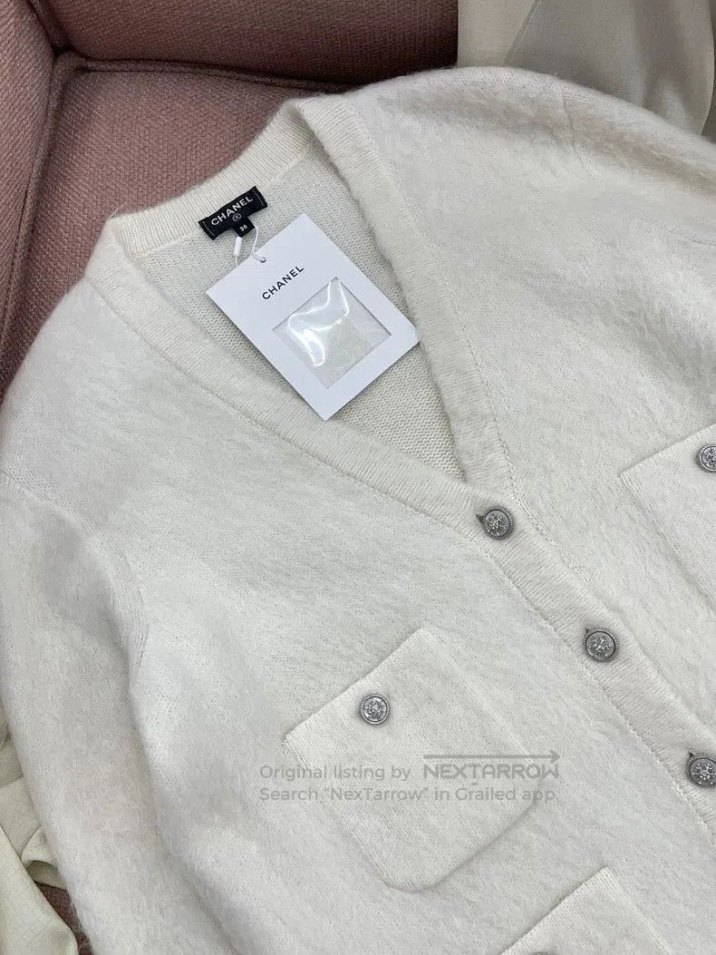 Chanel Chanel 19B Snowflake Button Cardigan Coat. Size US S / EU 44-46 / 1 - 2 Thumbnail