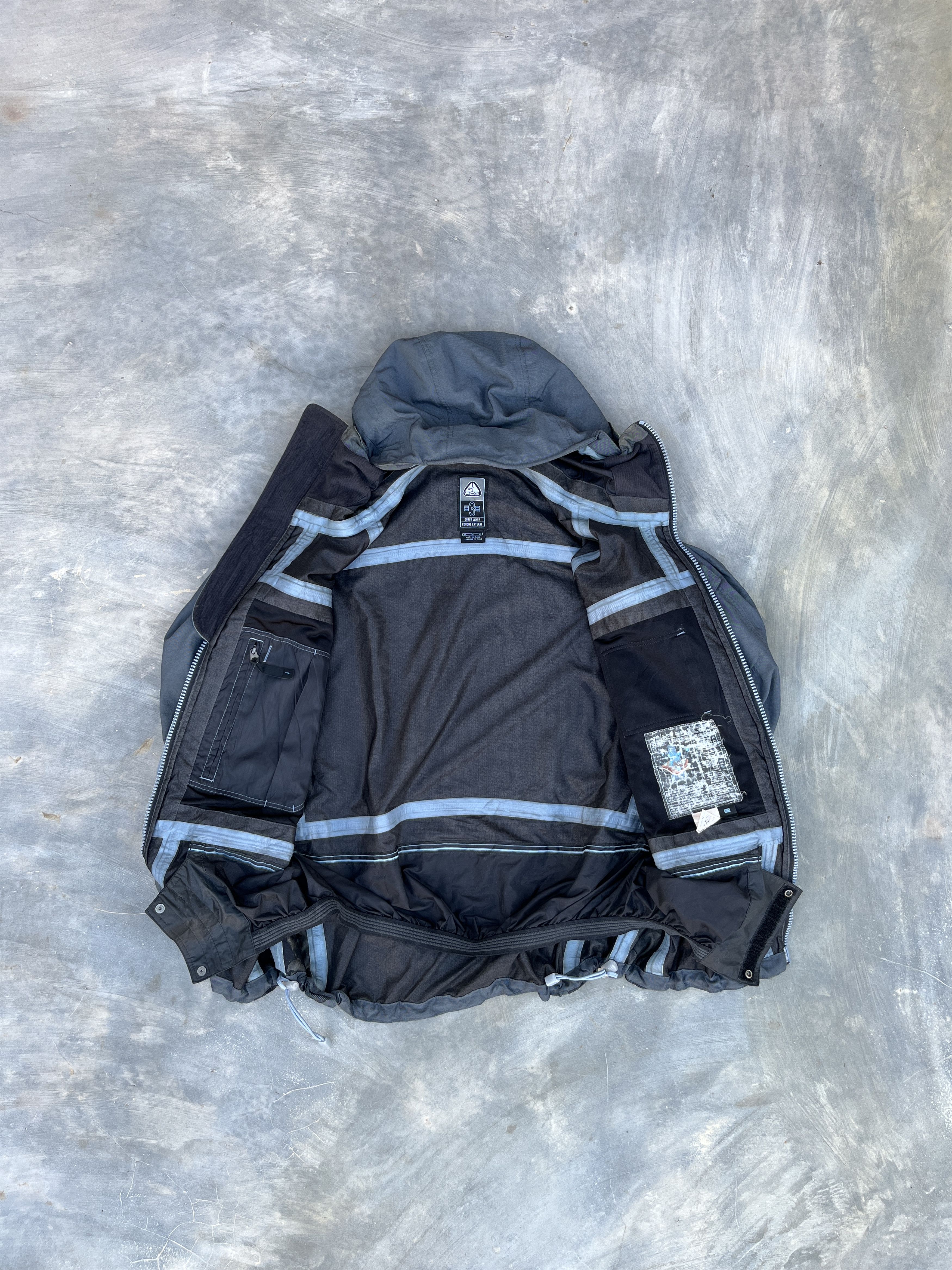 Nike ACG 2000s Nike ACG Watch Viewer Jacket in dark grey Size US L / EU 52-54 / 3 - 6 Thumbnail