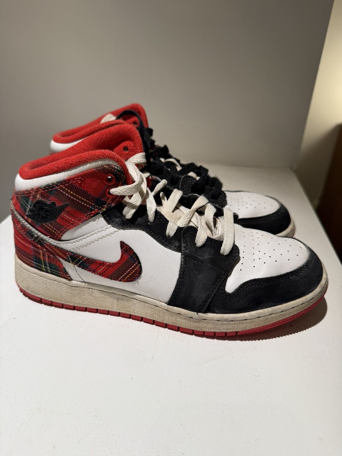 Jordan Brand Jordan 1 Mid Plaid Size US 7 / EU 40 - 1 Thumbnail