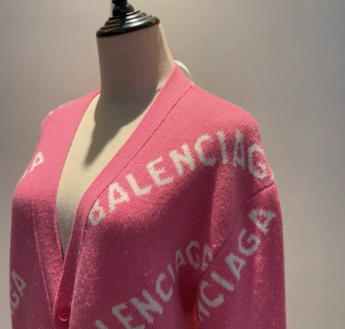 Balenciaga Balenciaga Pink Wool Knit "Barrage" Logo Cardigan Size S / US 4 / IT 40 - 2 Thumbnail