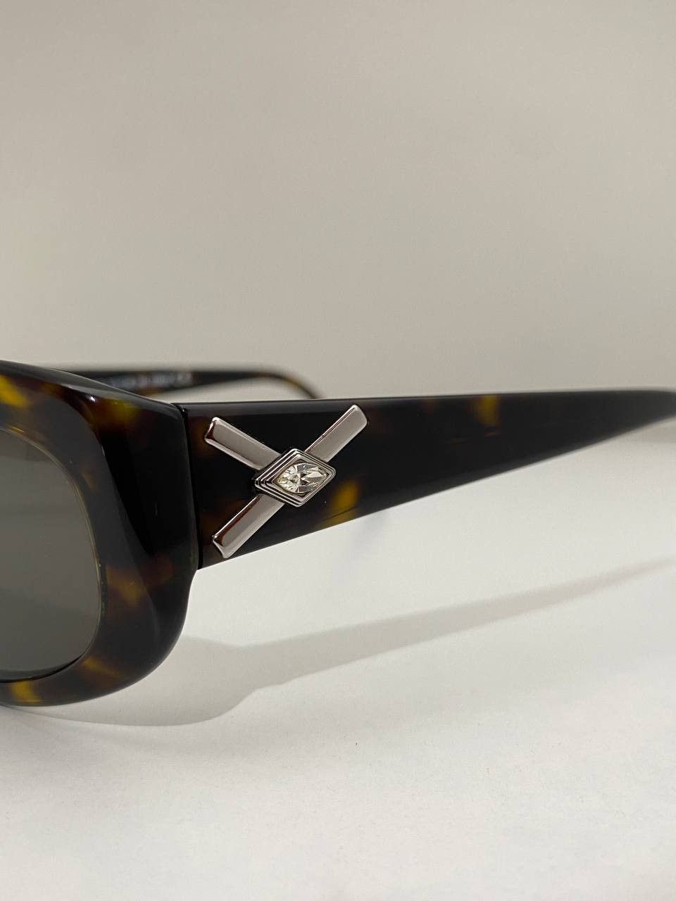 Yves Saint Laurent Yves Saint Laurent YSL Logo Ruby Oval Sunglasses Vintage Size ONE SIZE - 4 Thumbnail