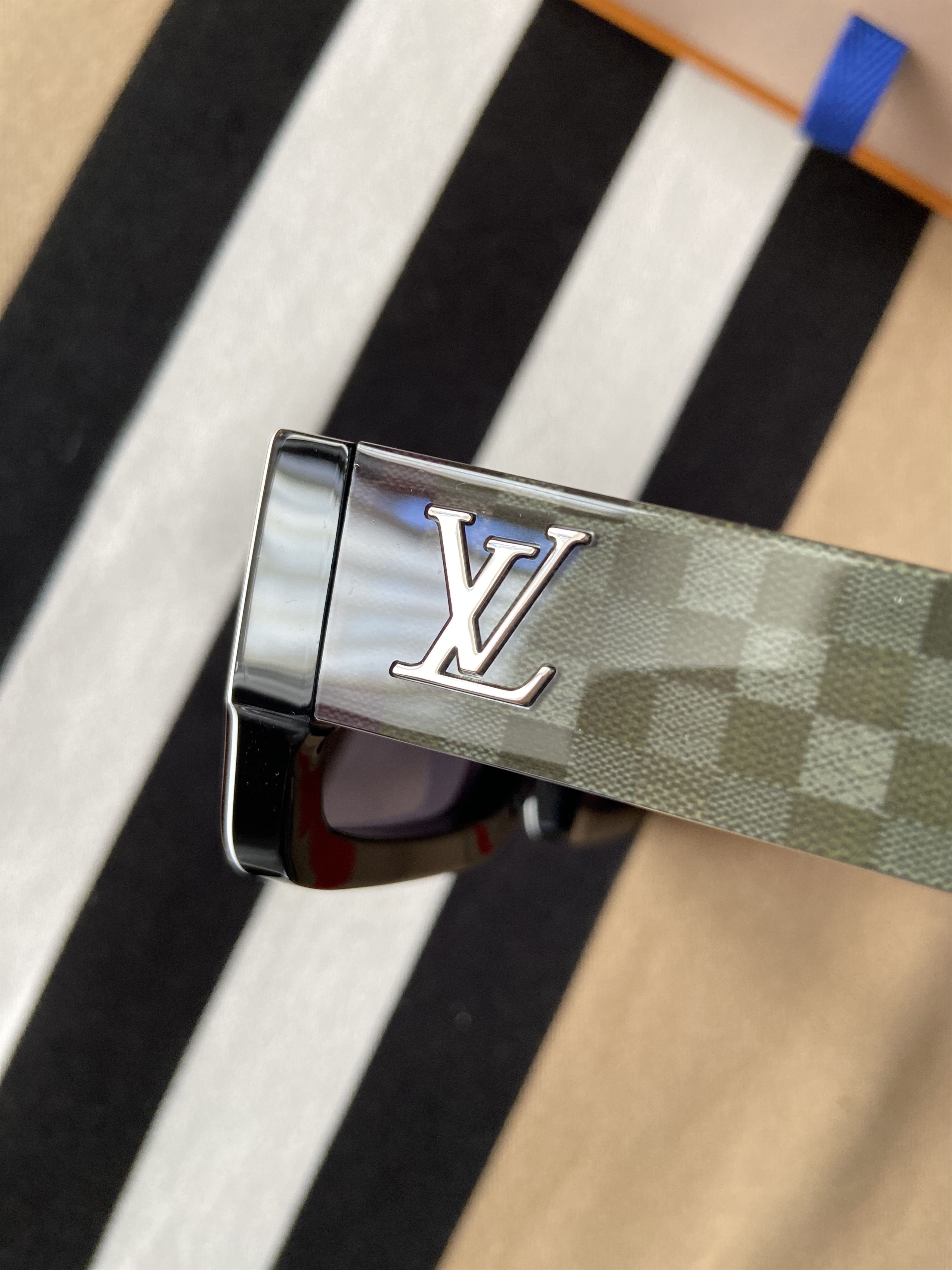 Louis Vuitton New Louis Vuitton Pixel Camo Sunglasses Size ONE SIZE - 7 Thumbnail