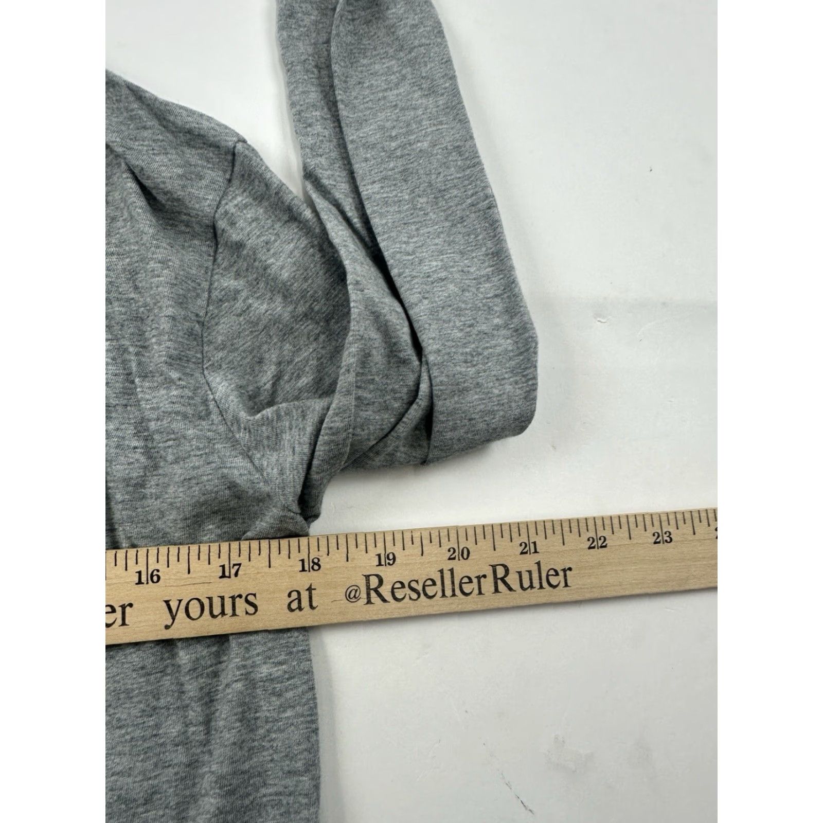 Banana Republic Banana Republic Shirt Mens Medium Gray Crew Neck Long Sleeve Signature Shirt Mens Medium Gray Crew Neck Long Sleeve Signature Size US M / EU 48-50 / 2 - 6 Thumbnail