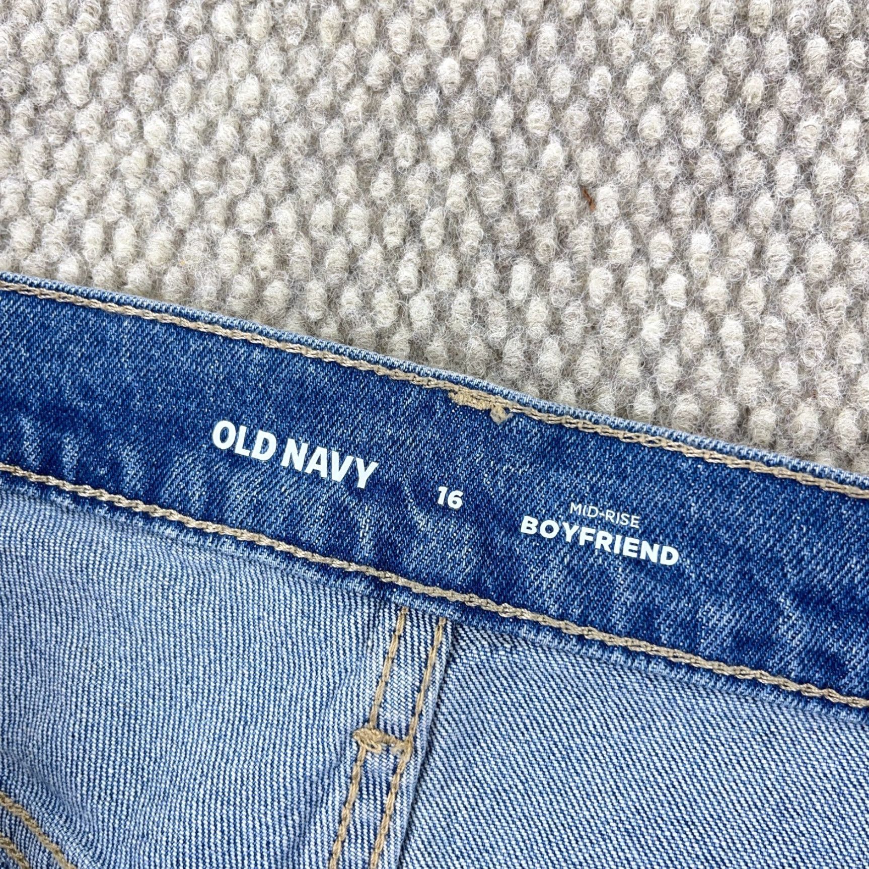 Old Navy Old Navy Jeans Women 16 Boyfriend Fit Mid Rise Light Wash Distressed Jeans Size 38" / US 16 / IT 52 - 3 Thumbnail
