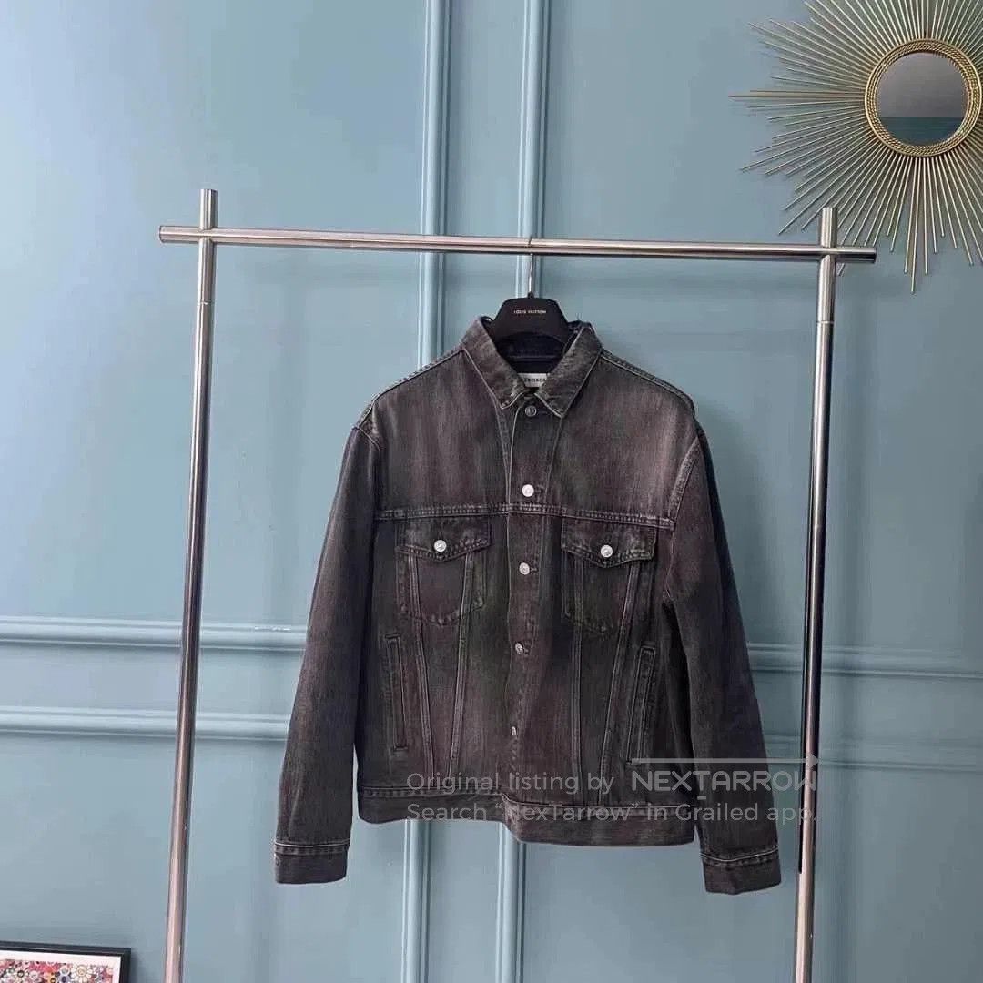 Balenciaga Balenciaga Washed Logo Denim Jacket. Size US S / EU 44-46 / 1 - 1 Thumbnail