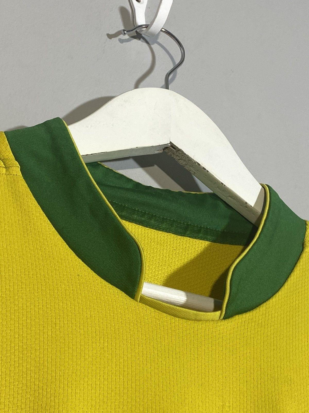 Nike Vintage 00s Nike Brazil National Team Retro Soccer Jersey Size US M / EU 48-50 / 2 - 7 Thumbnail