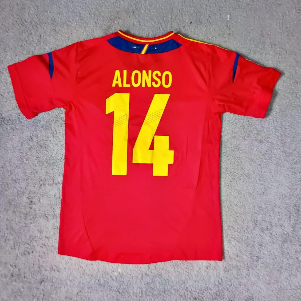 Adidas Vintage Xabi Alonso Spain Euro 2012 Rare Jersey La Roja S Size US S / EU 44-46 / 1 - 2 Thumbnail