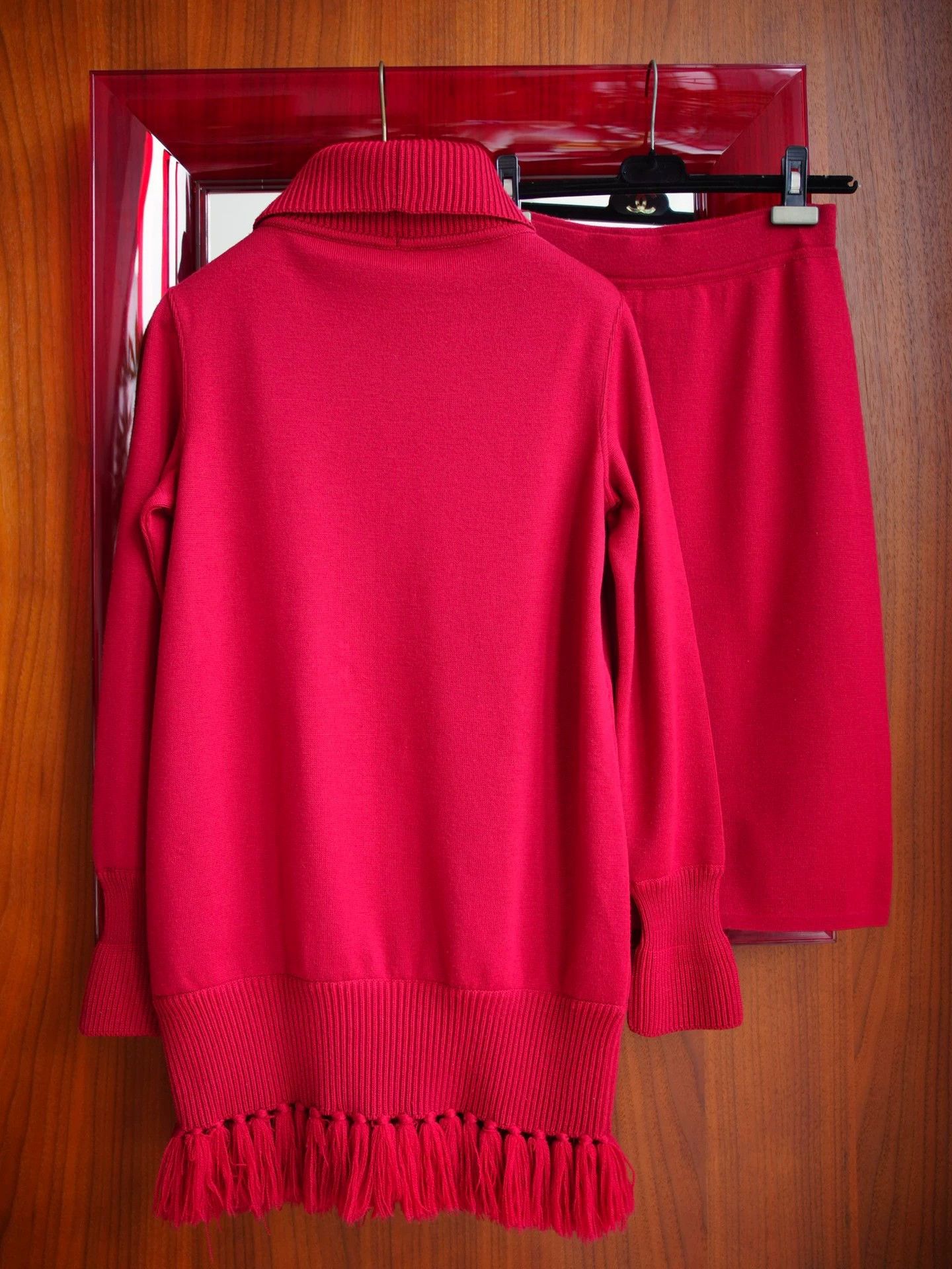 Chanel Chanel Vintage Burgundy Tassel Wool Sweater Skirt Size S / US 4 / IT 40 - 3 Thumbnail