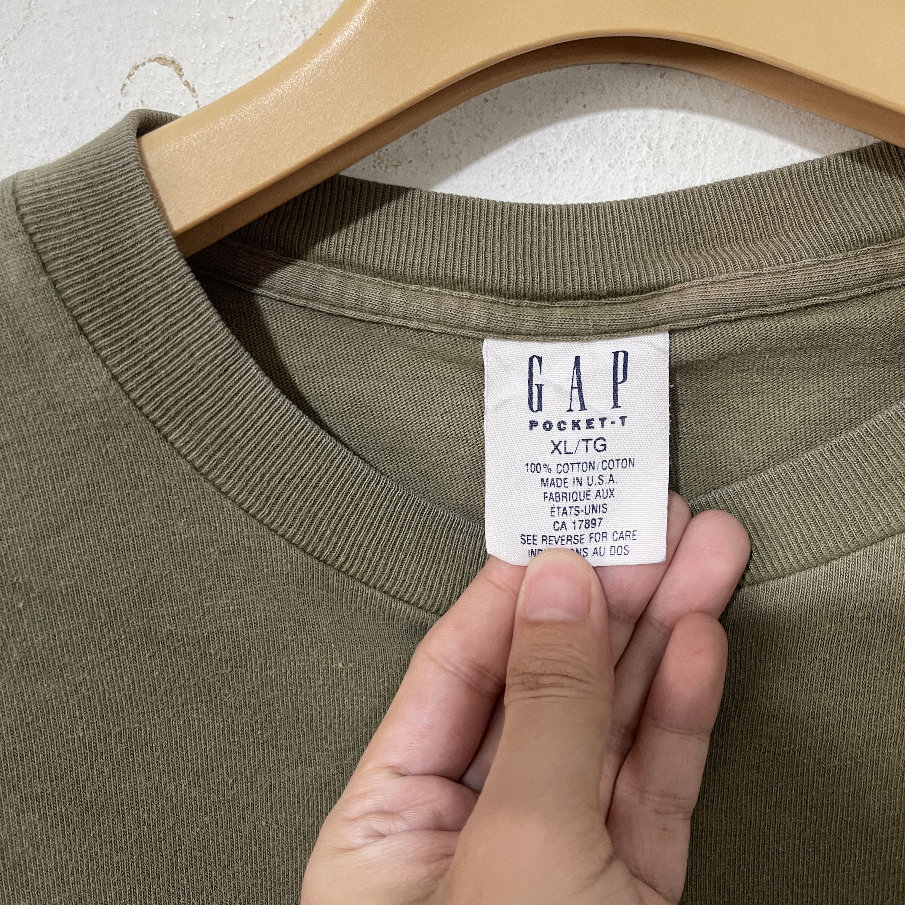 Gap Vintage 90s Gap Olive Pocket T-Shirt Size US XL / EU 56 / 4 - 5 Thumbnail