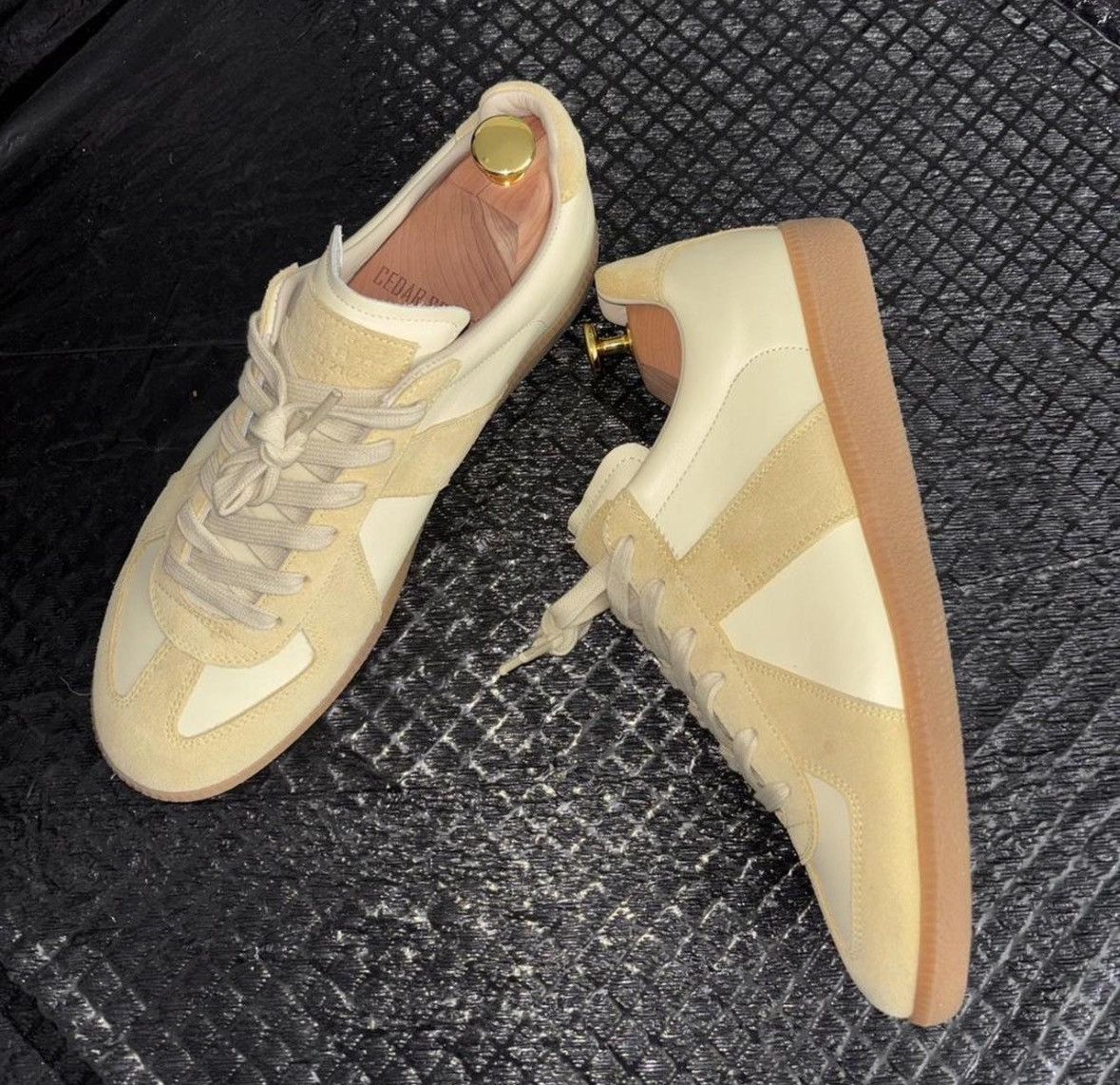 Maison Margiela Maison Margiela GATs Size US 9 / EU 42 - 2 Thumbnail