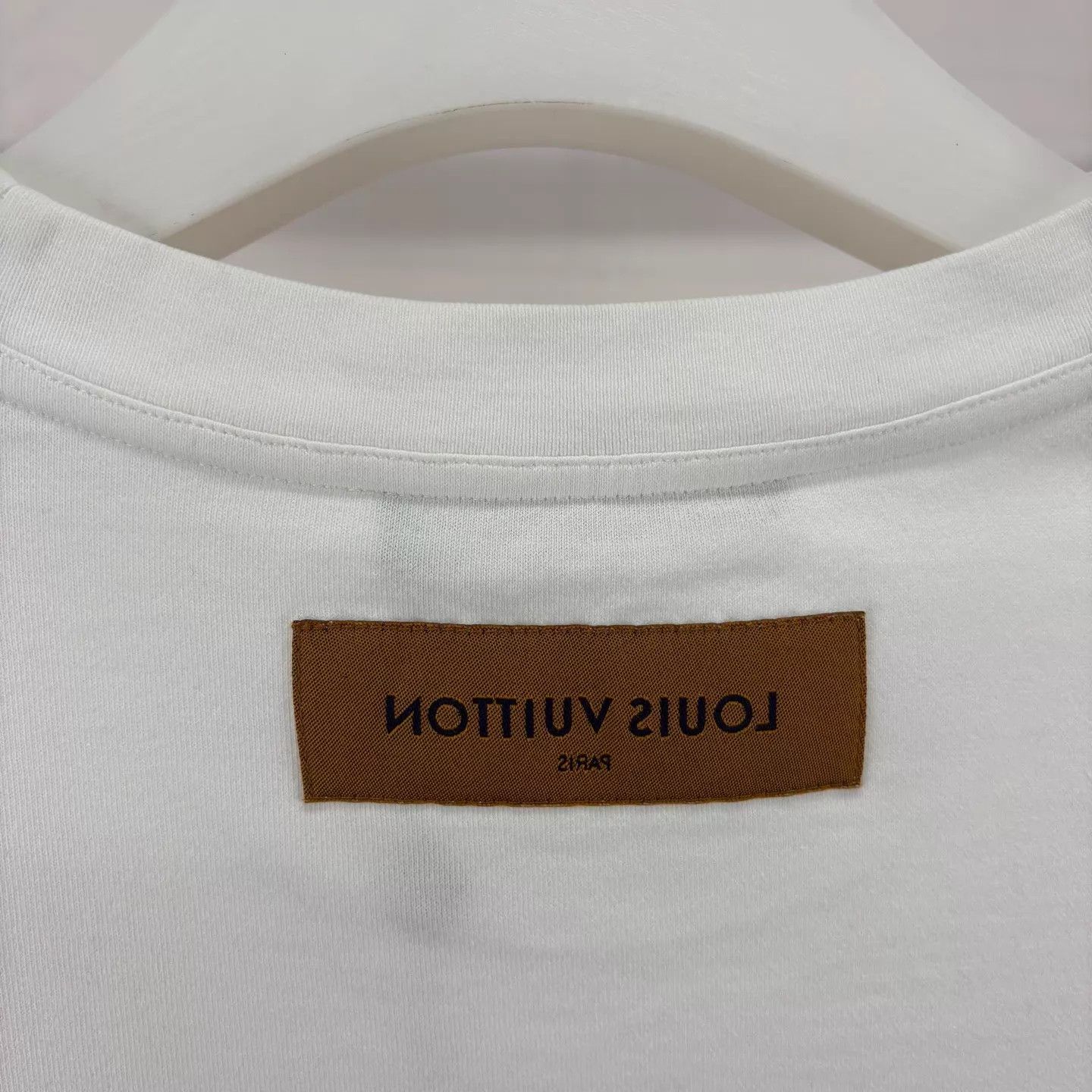 Louis Vuitton Louis Vuitton Embroidered Monogram SS Tee L Like New Size US L / EU 52-54 / 3 - 5 Thumbnail
